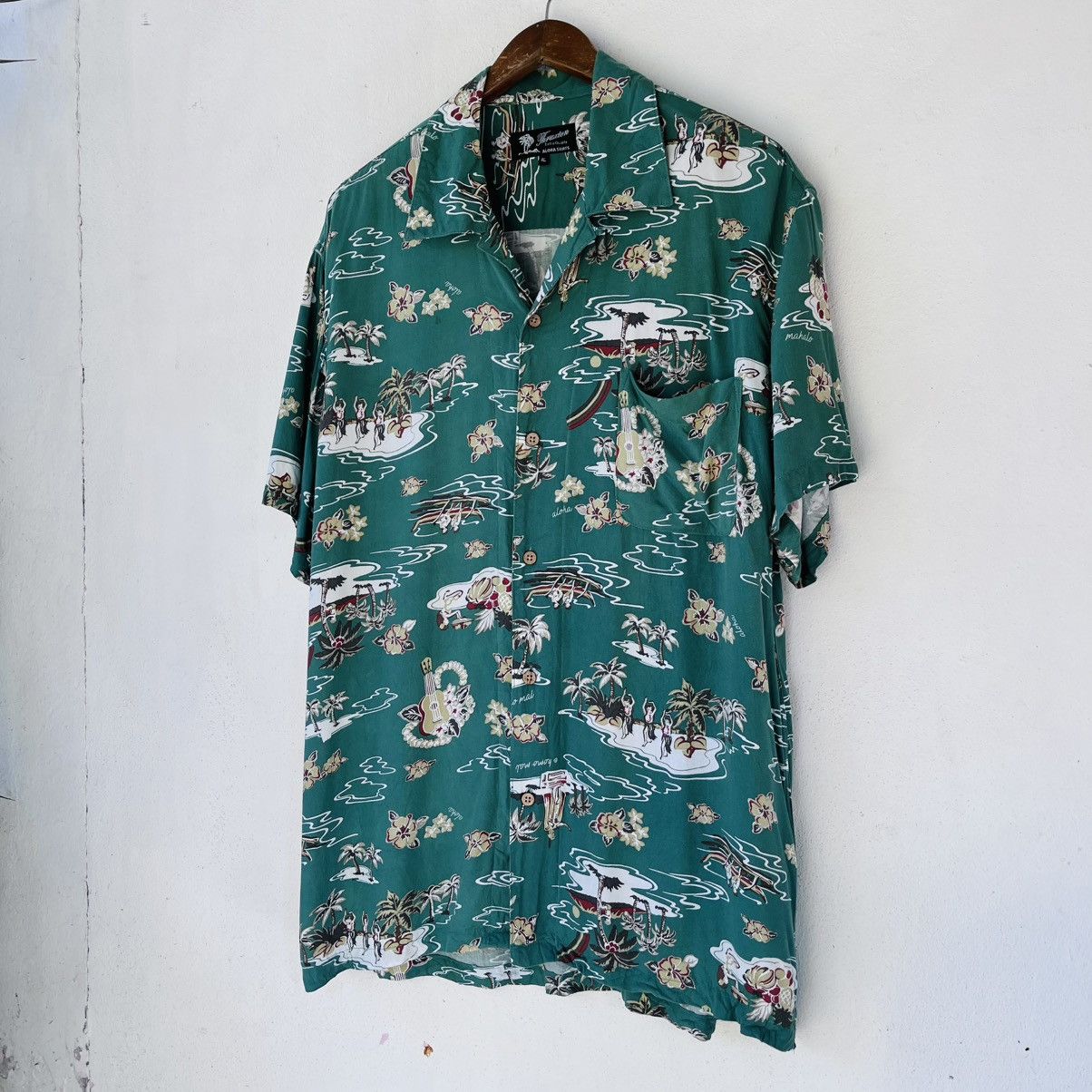Vintage Vintage Aloha Rayon Shirt Camp Collar Green Island Print Size US XL / EU 56 / 4 - 2 Thumbnail