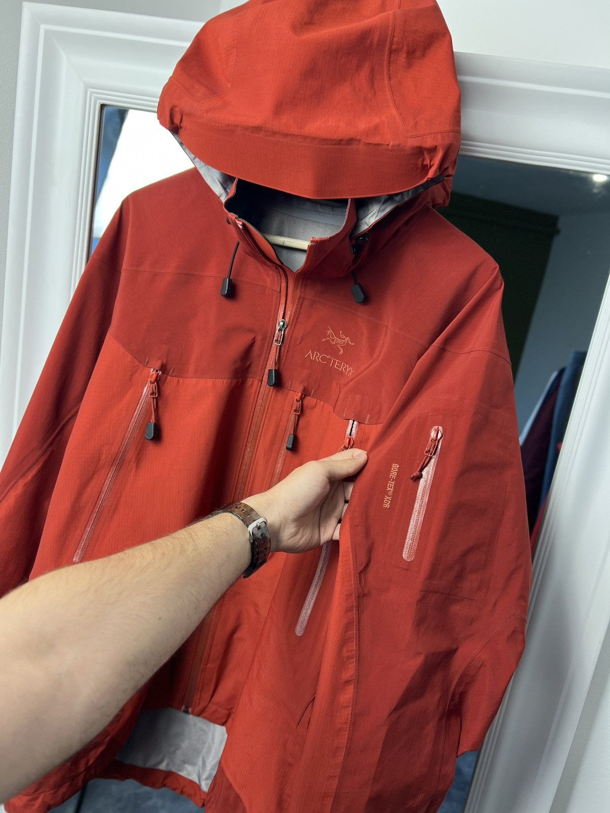 Arc'teryx × Vintage Arc’teryx Alpha SV Gore-Tex XCR Jacket Red Size L Canada Size US L / EU 52-54 / 3 - 10 Thumbnail