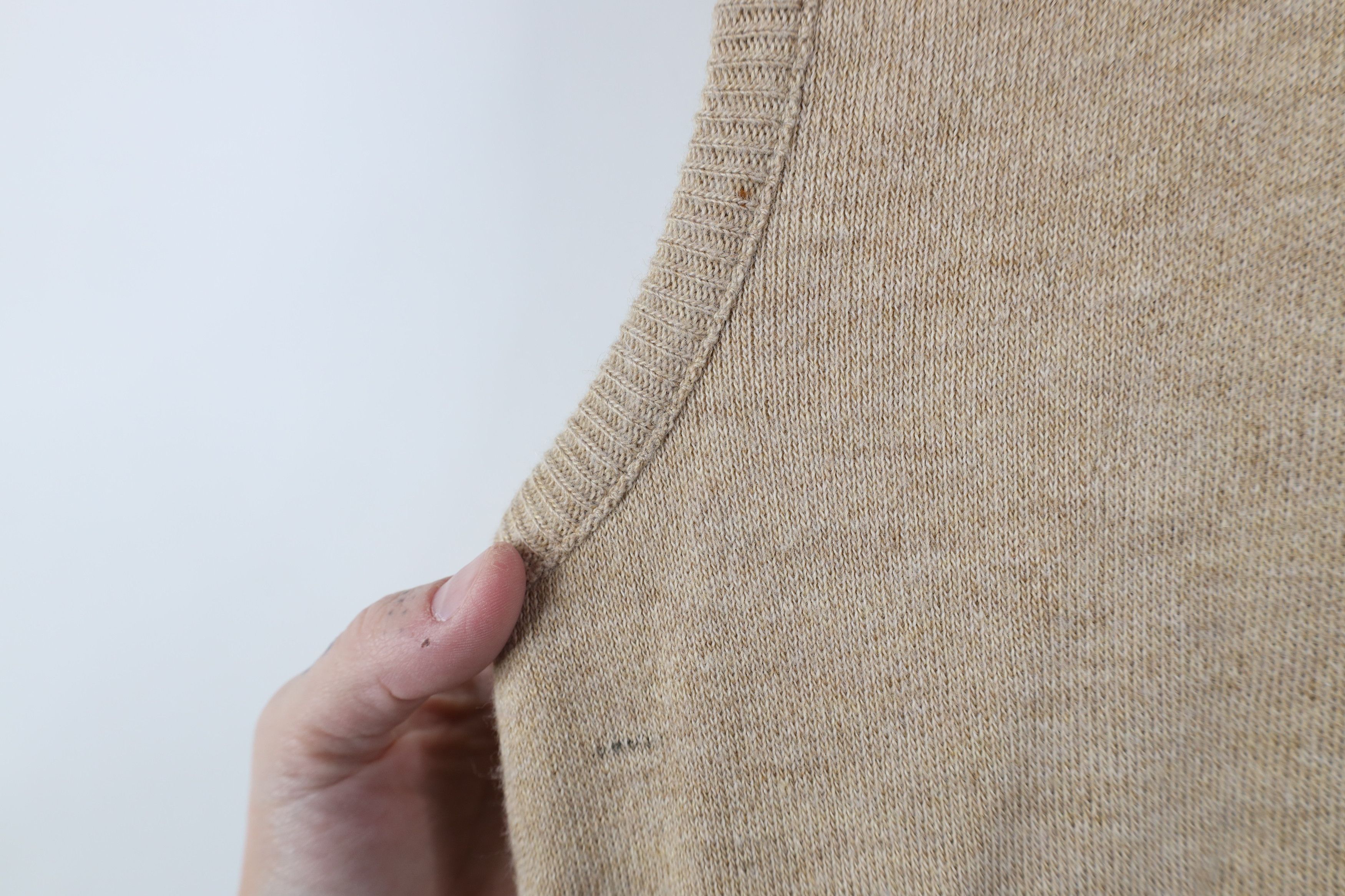 Vintage Vintage 70s Streetwear Knit V-Neck Sweater Vest Beige USA Size US M / EU 48-50 / 2 - 10 Thumbnail