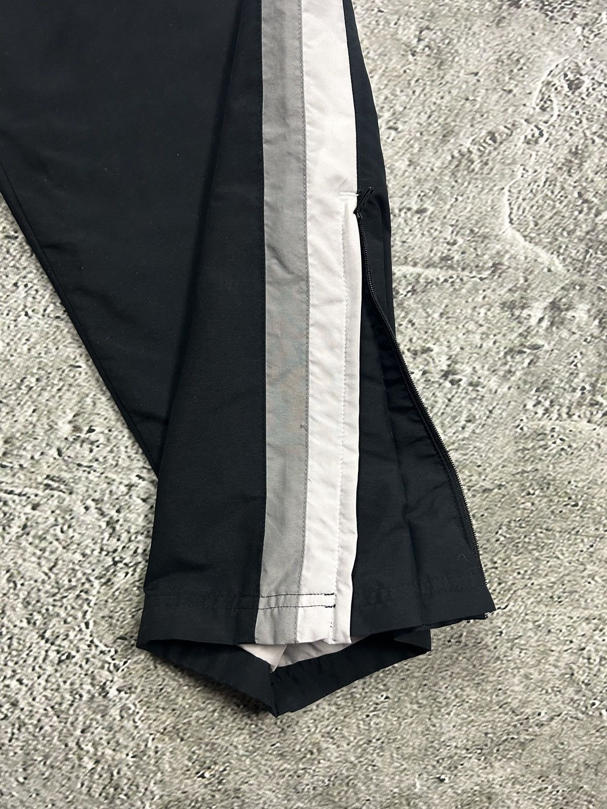 Nike Nike track suit vintage grey black nylon pants jacket Y2K Size US XL / EU 56 / 4 - 9 Thumbnail