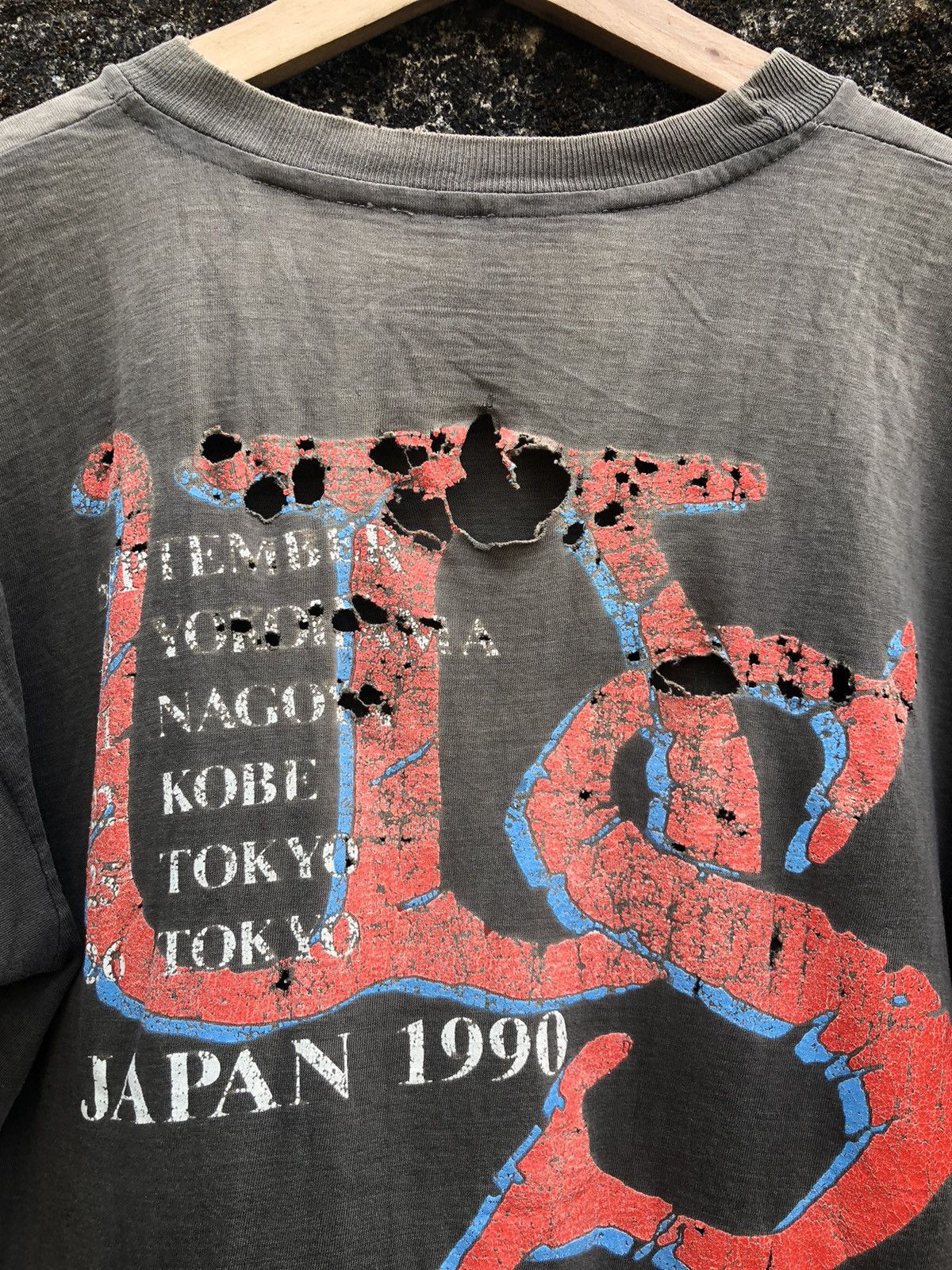 Band Tees Rare🔥 Vintage 90s Whitesnakes Japan Tour Tshirt Distressed Size US S / EU 44-46 / 1 - 5 Thumbnail