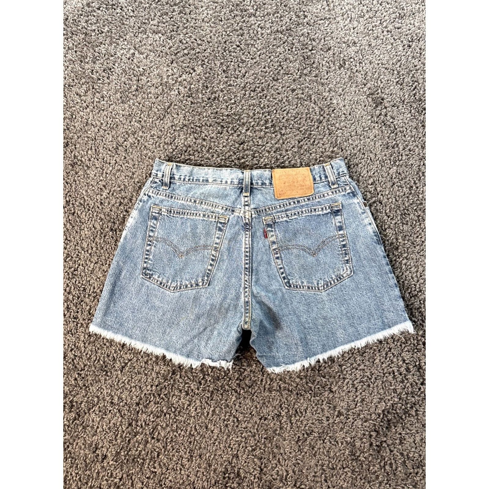 Levi's VINTAGE Levi's 555 Denim Shorts Women 32 High Rise Light Wash Frayed Blue 90s Hot Pants Casual Summer Spring Jeans Shorts Mens Women Girls Size 24" / US 00 / IT 34 - 7 Thumbnail