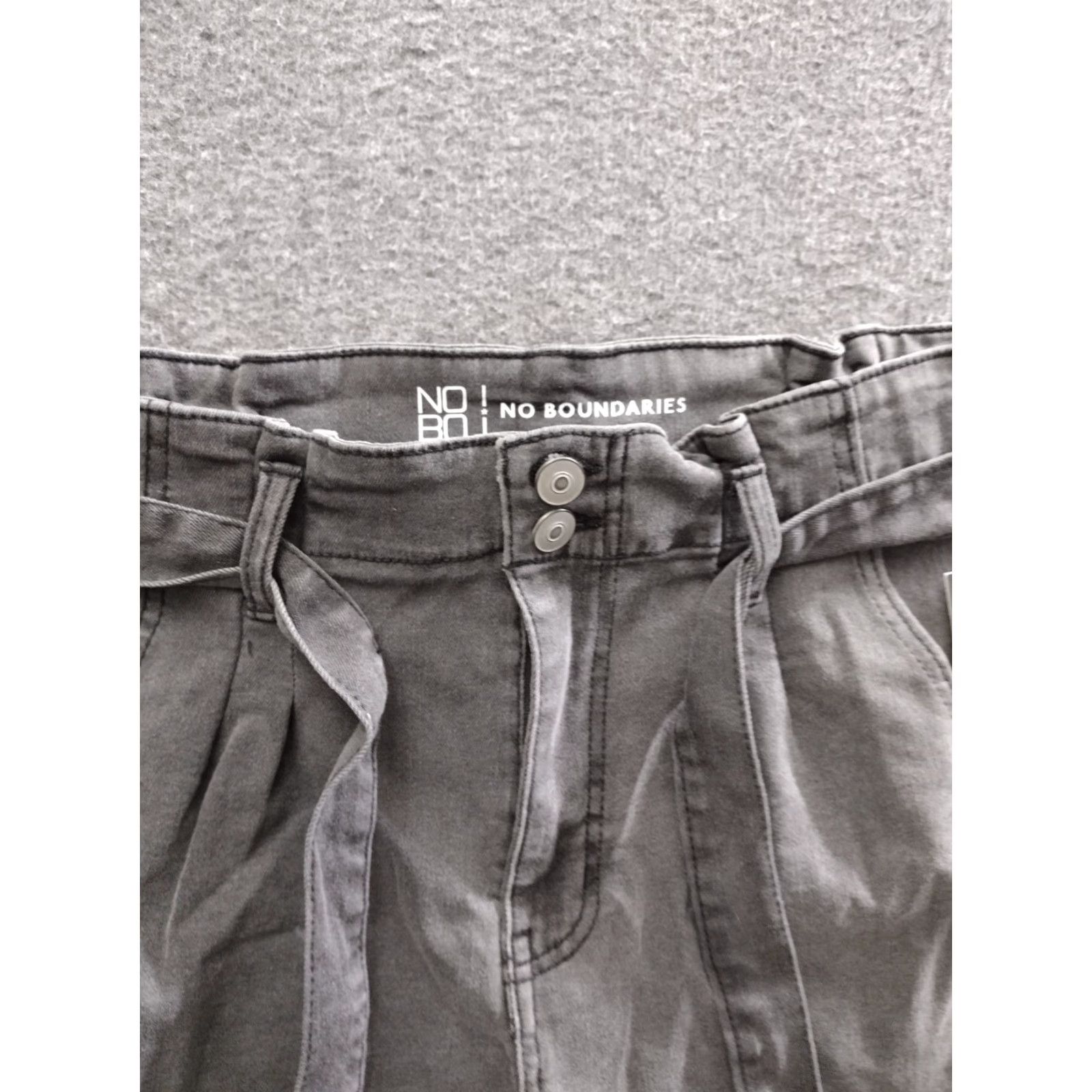 Vintage No Boundaries Pleated Paperbag Tied Shorts Juniors Black L 11-13 Stretchy Denim Paperbag Tied High Rise Casual Womens Shorts Size 36" / US 14 / IT 50 - 3 Thumbnail
