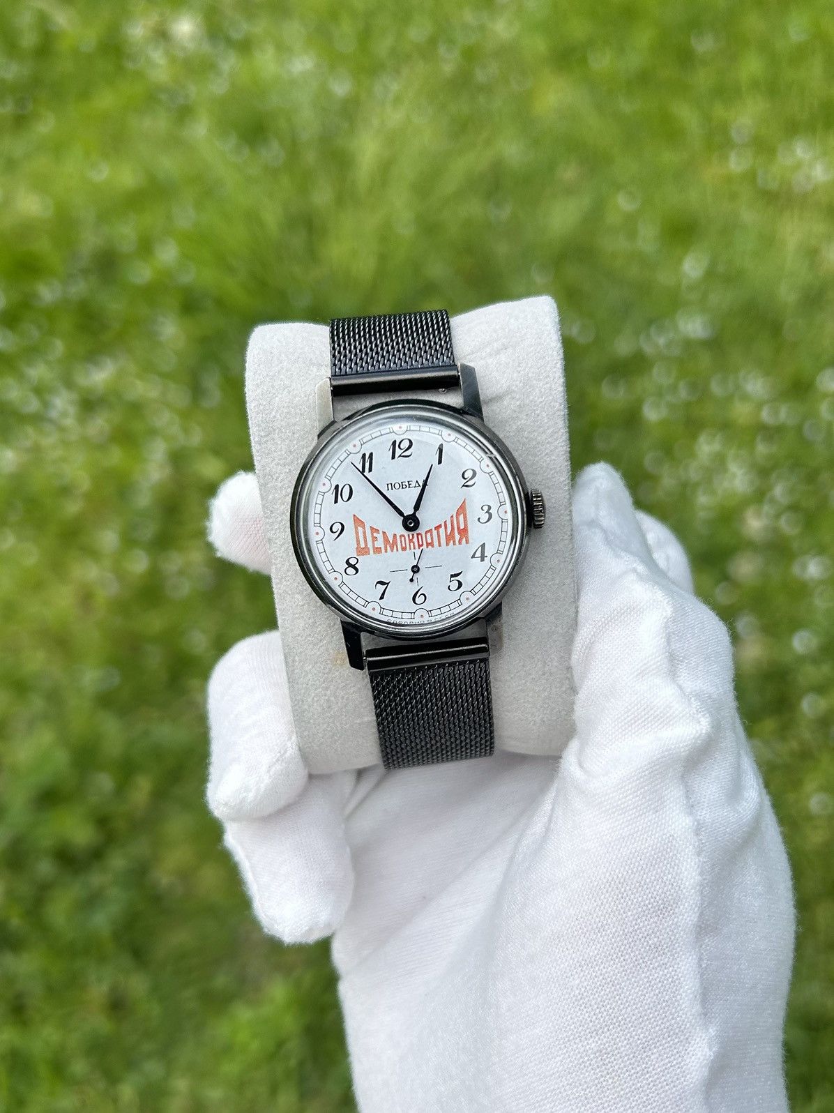 Vintage Vintage Watch Pobeda Soviet USSR Mechanical Wristwatch 1980s Size ONE SIZE - 1 Thumbnail