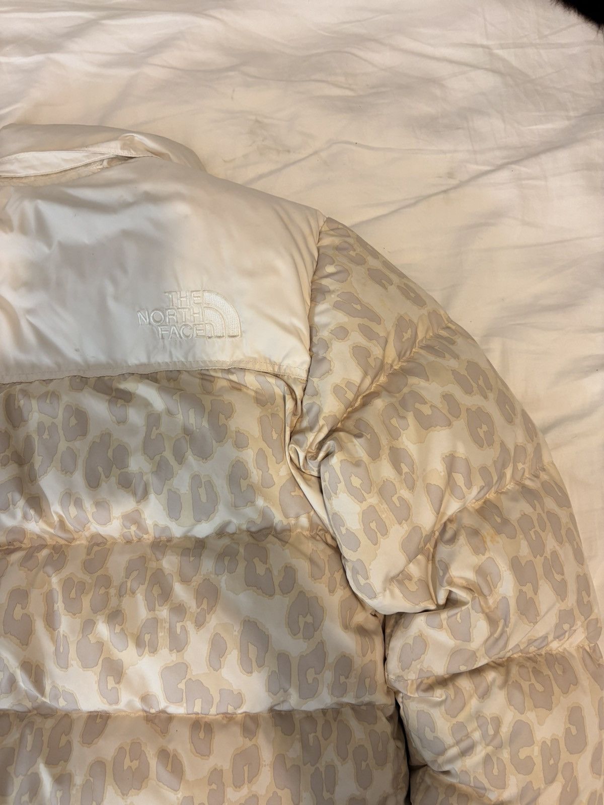 The North Face The North Face 1996 Retro Nuptse Leopard Print Puffer Beige Size XS / US 0-2 / IT 36-38 - 11 Thumbnail