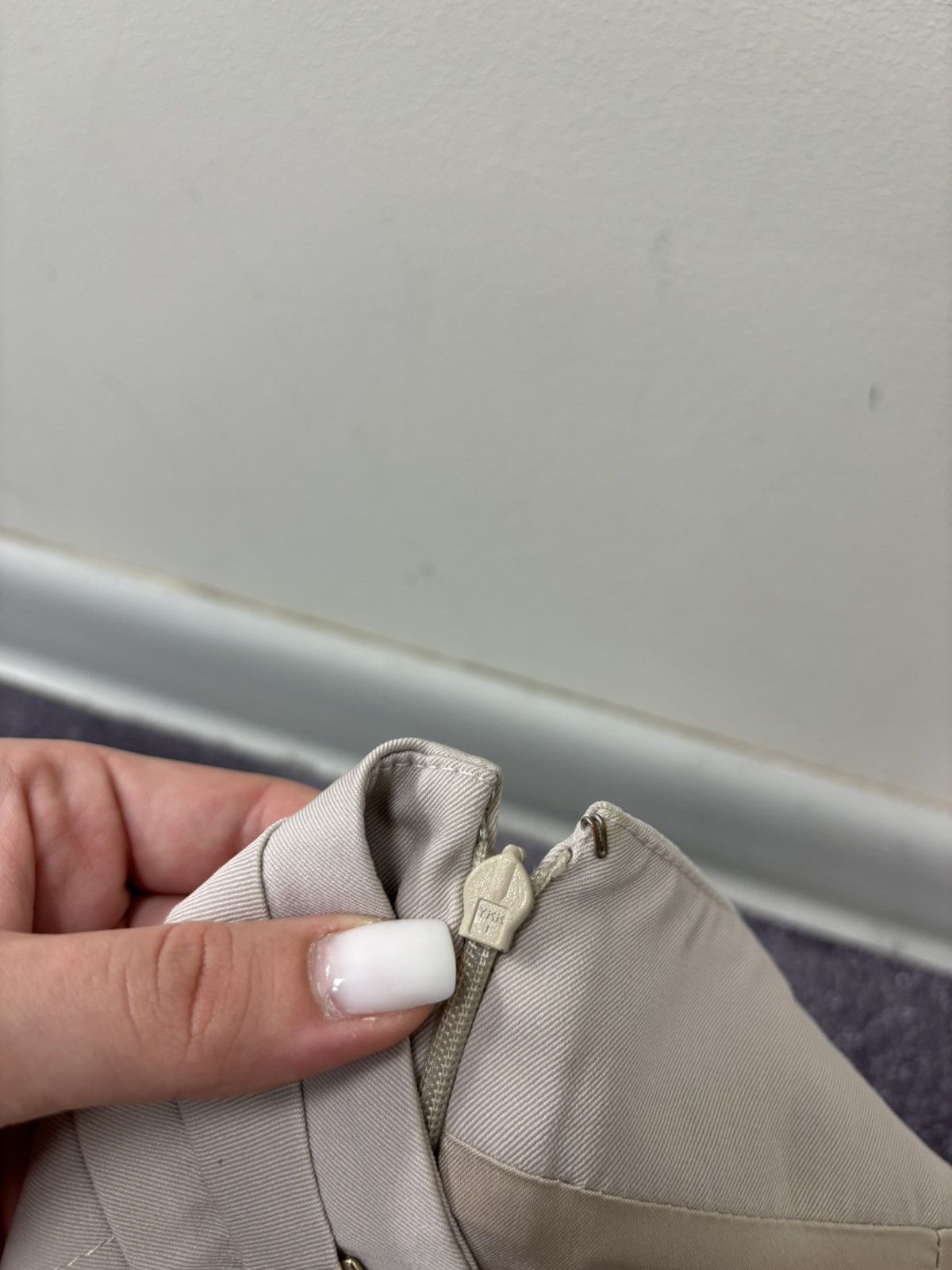 Gucci Gucci Vintage Beige Wool Blend Pencil Skirt Size 26" / US 2 / IT 38 - 21 Thumbnail