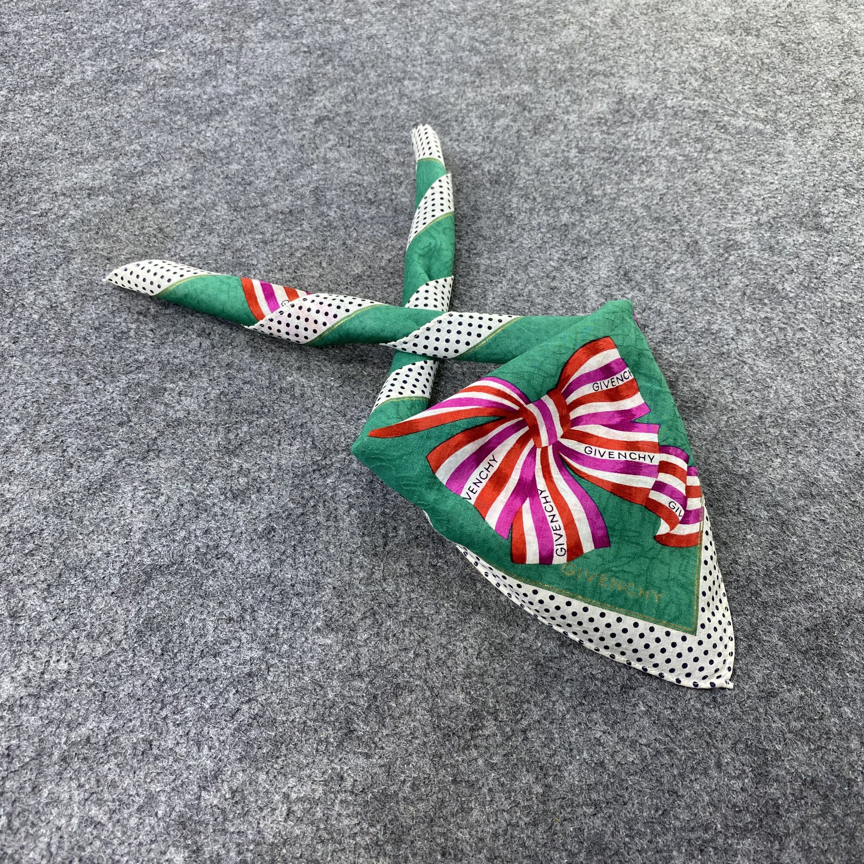 Givenchy Givenchy Handkerchief / Bandana / Neckerchief-B2360 Size ONE SIZE - 1 Thumbnail