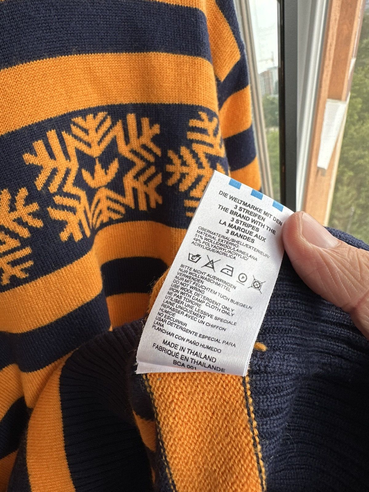 Adidas Adidas Vintage Sweater with Trefoil Snowflake Pattern Size US M / EU 48-50 / 2 - 7 Thumbnail