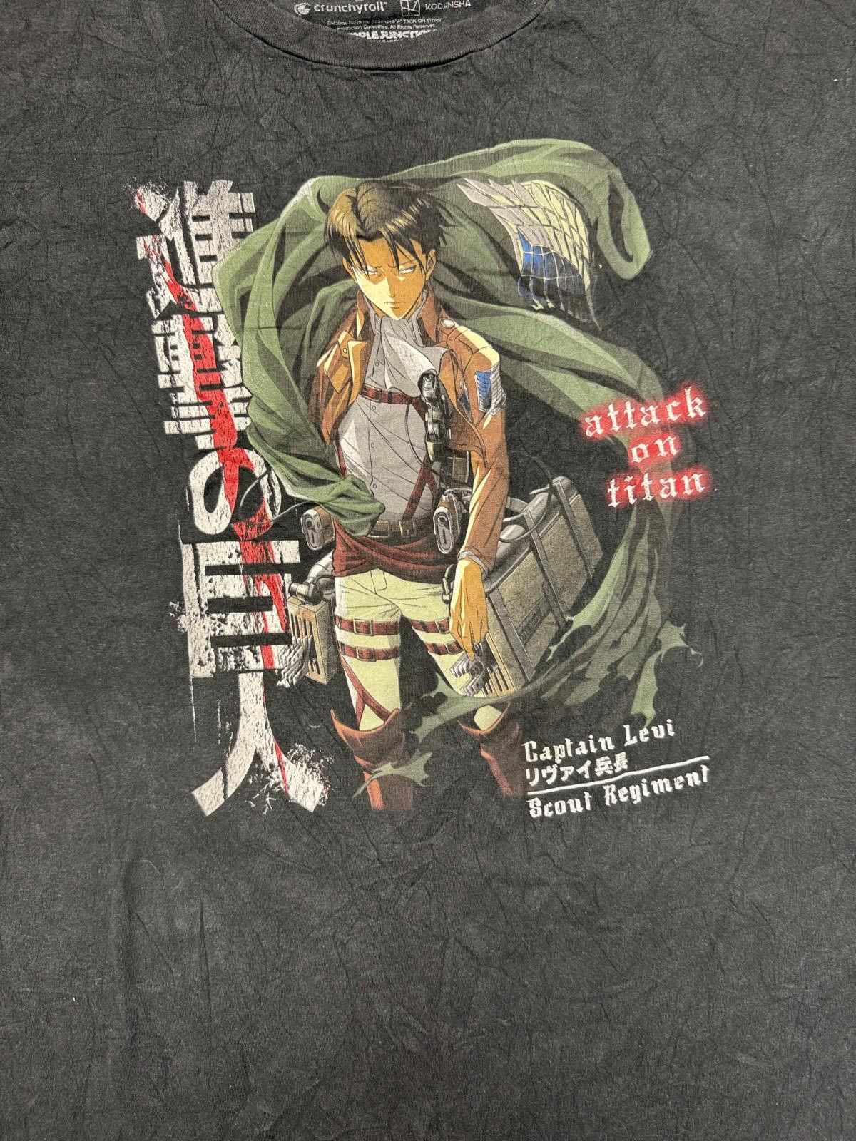 Other Vintage Look Attack on Titan Anime Graphic Tee Size US L / EU 52-54 / 3 - 4 Thumbnail