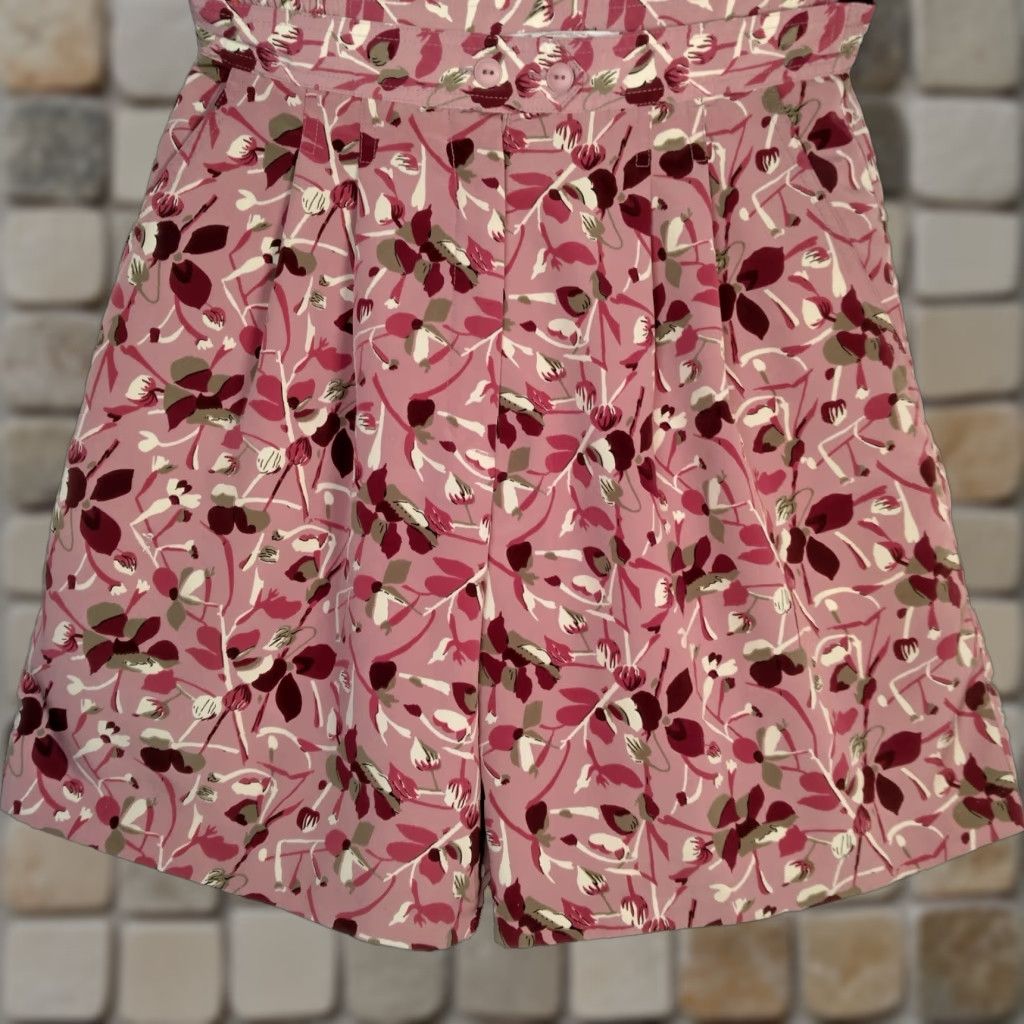 Vintage Vintage 1990s Michelle McJann Shorts 10 Mauve Purple Floral High Waist Pleated Womens Size 32" / US 10 / IT 46 - 1 Thumbnail