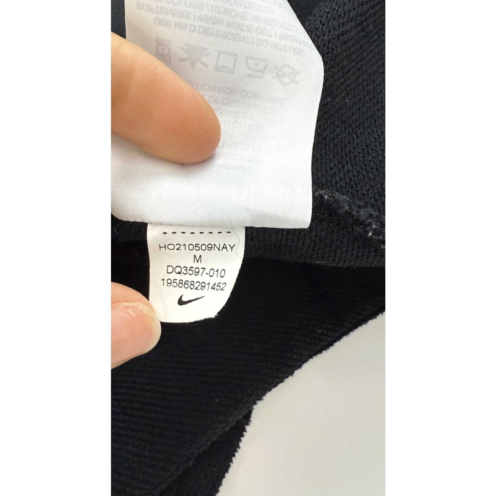 Nike Nike Sweatshirt Womens M Pullover Cropped Raw Hem Swoosh Dri-FIT Black Logo Athletic Size M / US 6-8 / IT 42-44 - 7 Thumbnail