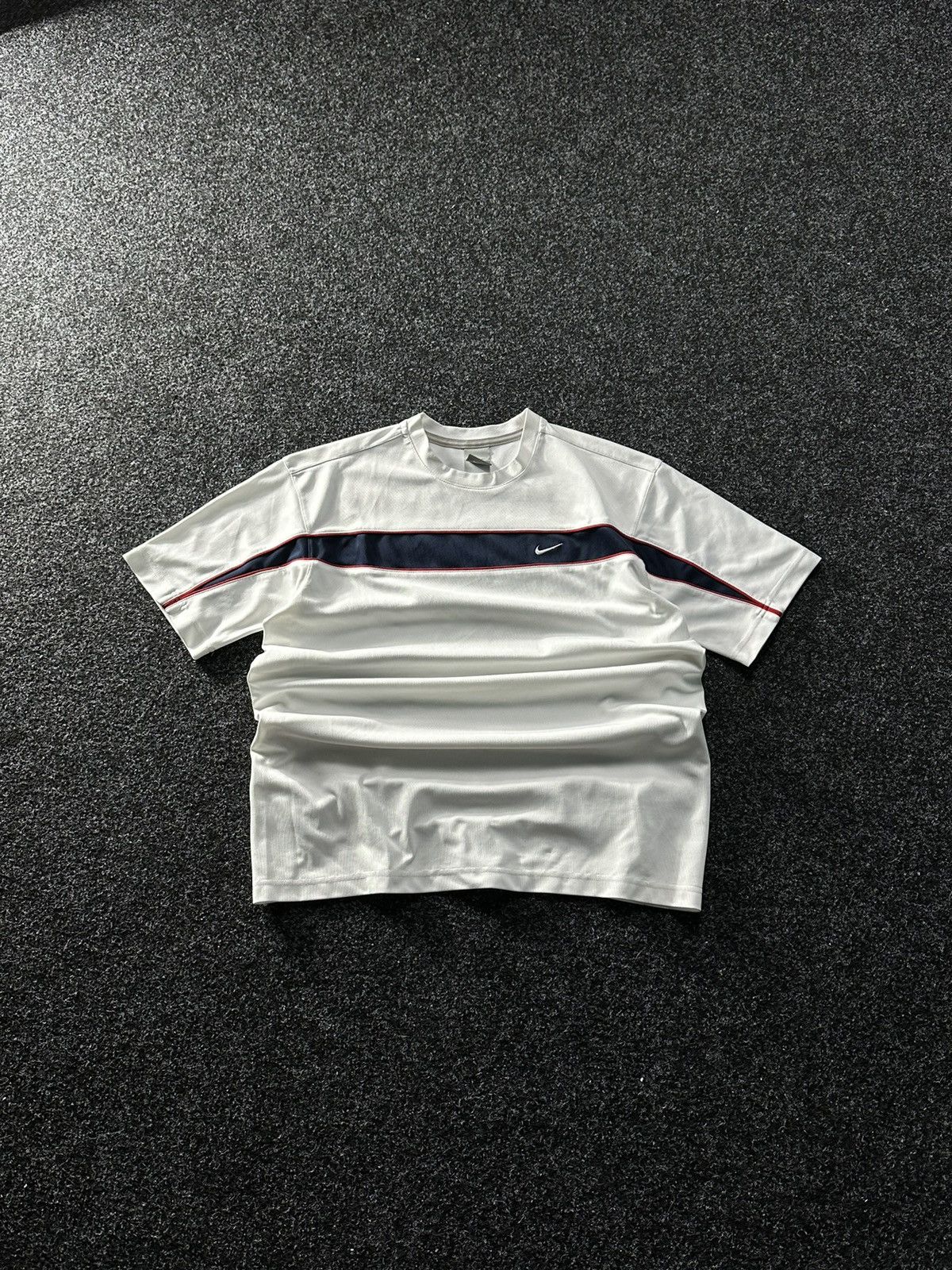 Nike × Vintage 🚨 NIKE 90S SWOOSH VINTAGE SILVERTAG TEE Y2k HYPE Size US L / EU 52-54 / 3 - 1 Thumbnail