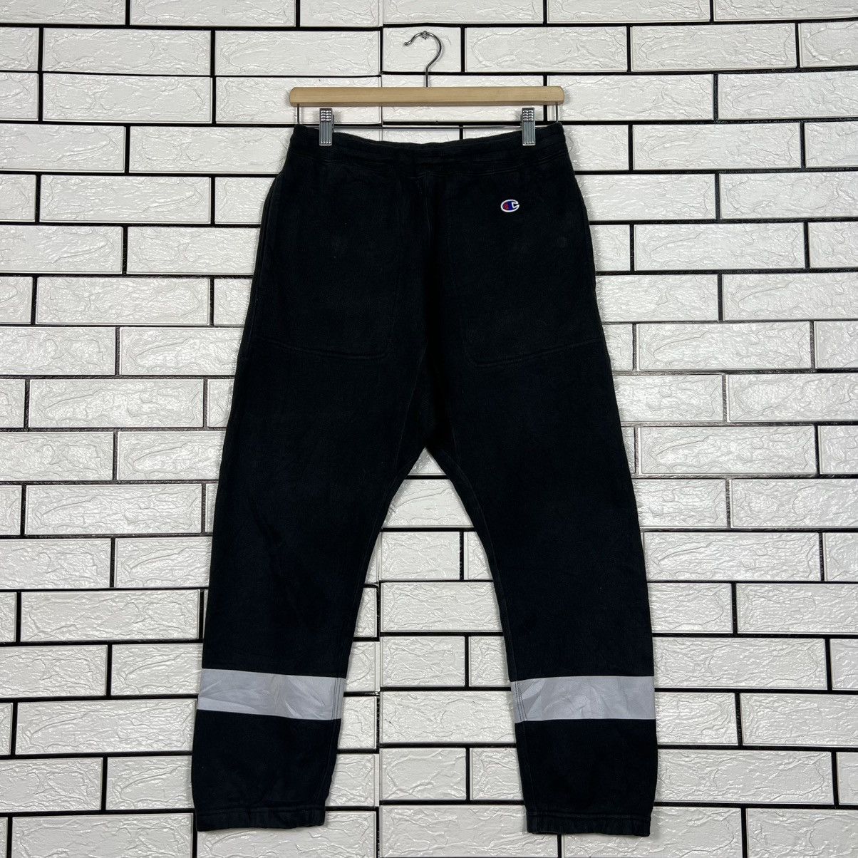 Champion CHAMPION Embroidered Small Logo Sweatpants #4266-C194 Size US 26 / EU 42 - 1 Thumbnail