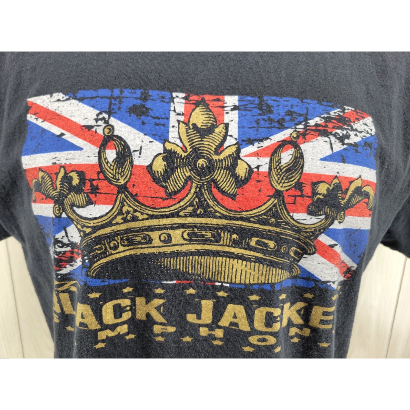 Gildan Faded The Black Jacket Symphony Crew Shirt Black Short Sleeve Crown Design Shirt Mens M Black Crown Design 90s Theme Crew T-Shirt Gildan Size US M / EU 48-50 / 2 - 3 Thumbnail