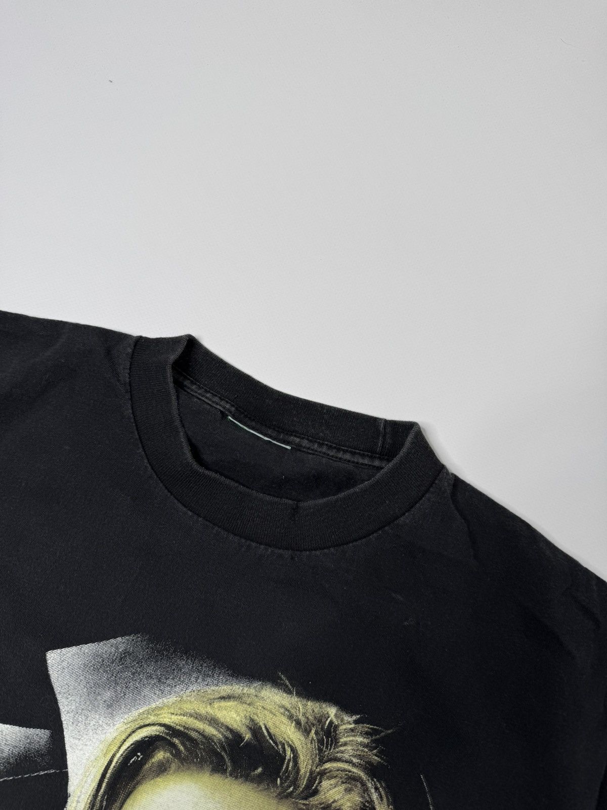 Vintage Vintage 90s Titanic Leo Di Caprio movie tee all over print Size US M / EU 48-50 / 2 - 5 Thumbnail