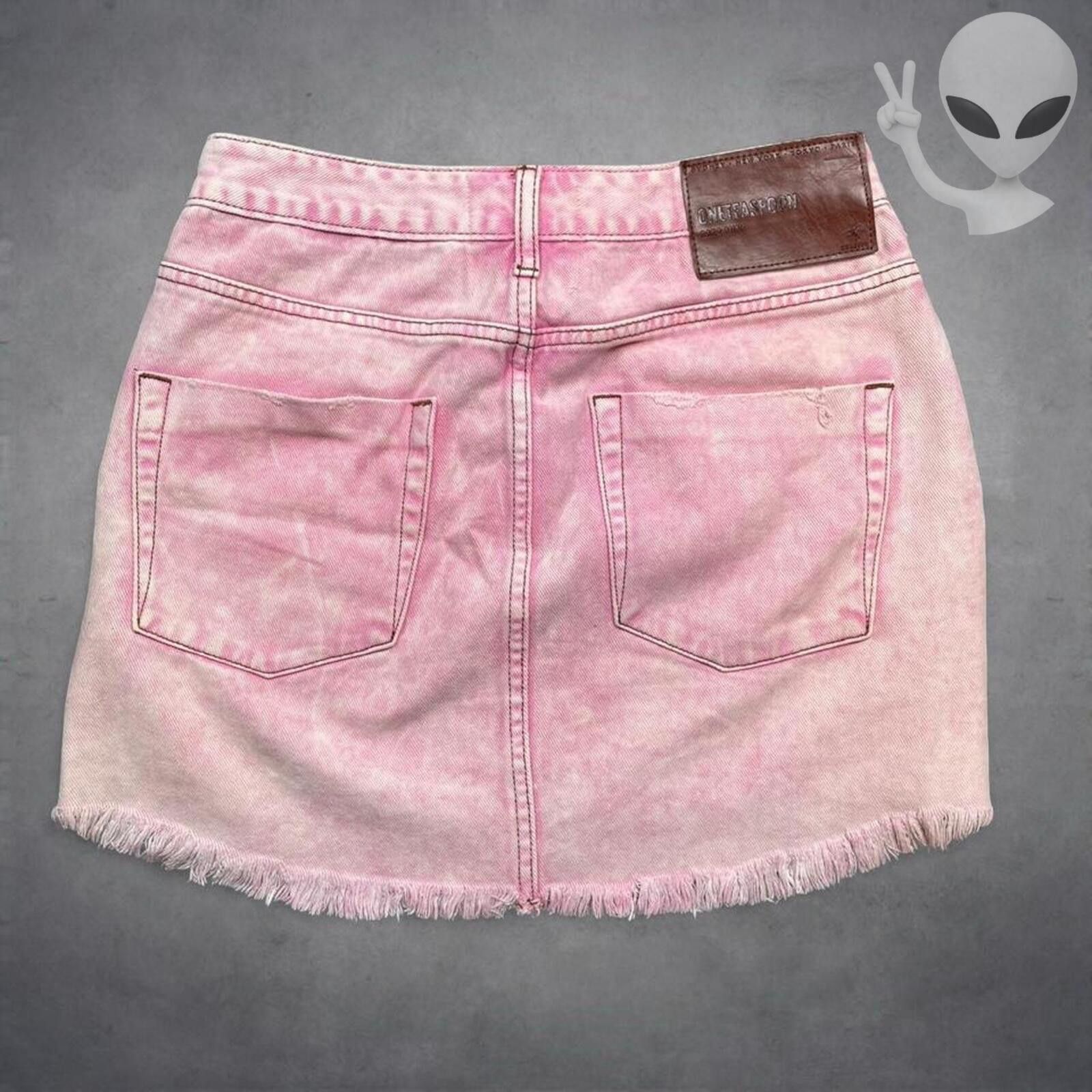 One Teaspoon One Teaspoon 2020 High Waist Pink Mini Skirt 24 Size 42" / US 20 - 1 Thumbnail
