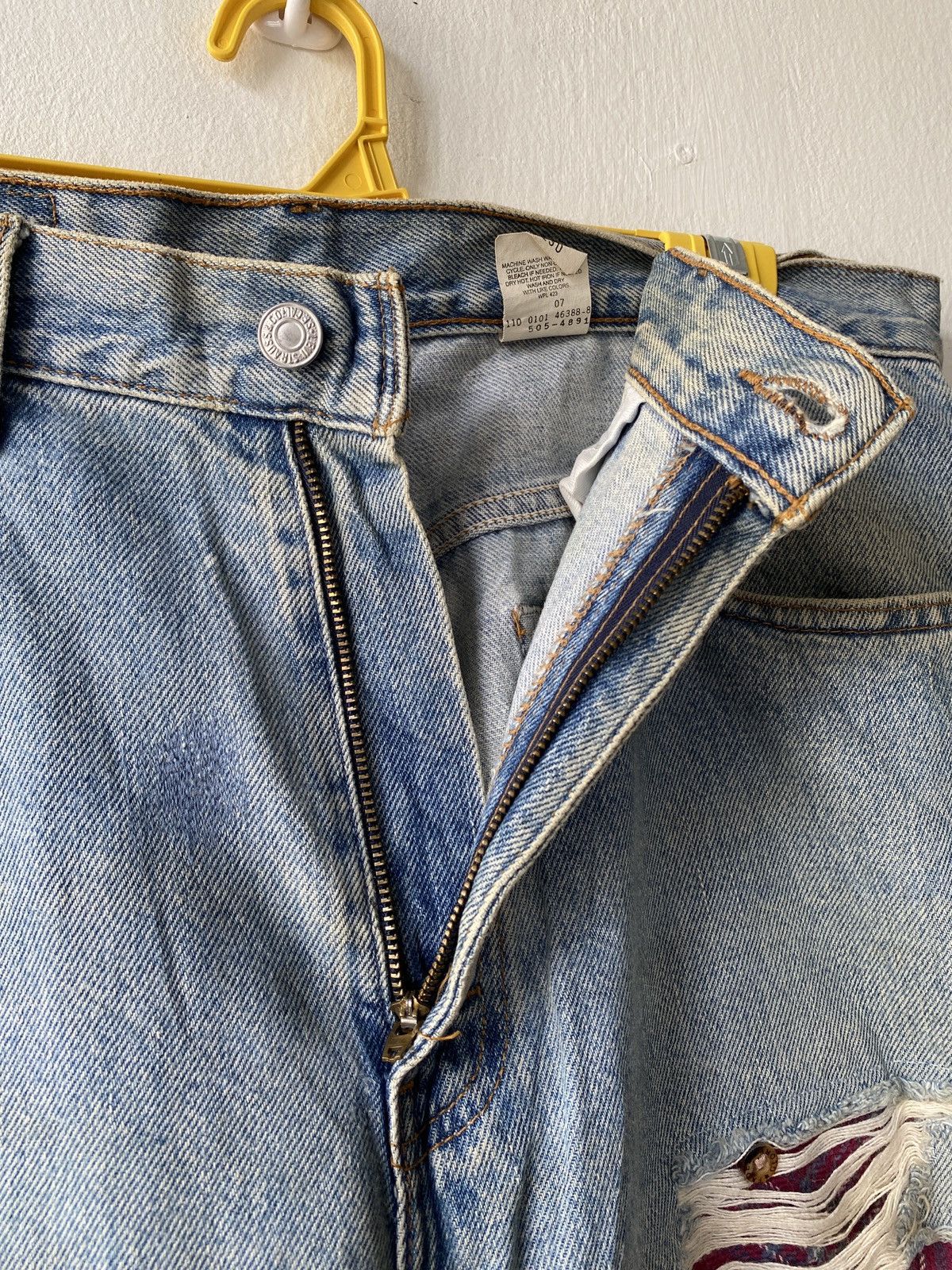 Levi's Vintage 90’s Levi’s 505 Distressed Denim Size US 32 / EU 48 - 16 Thumbnail