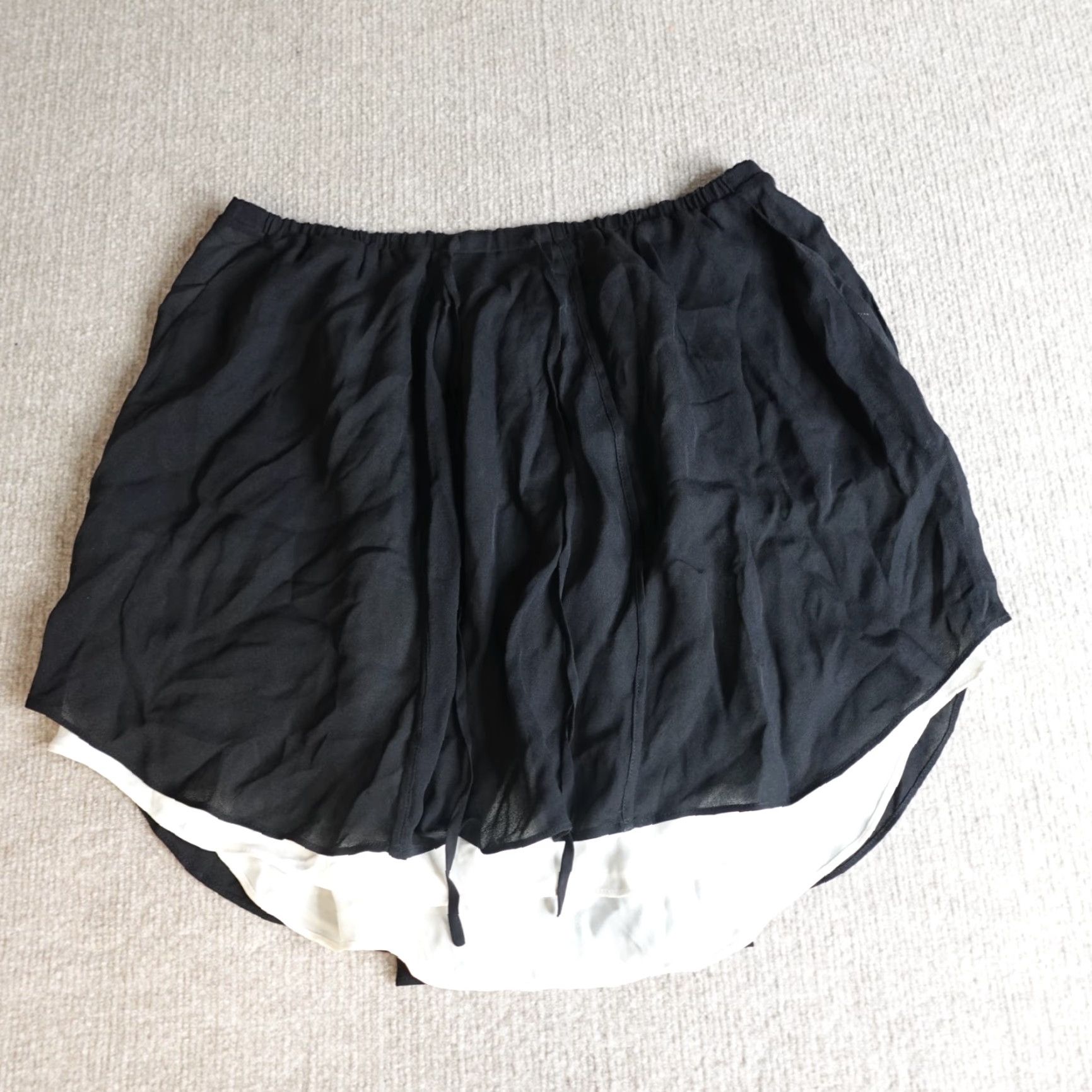 Vintage ALC Womens Skirt Mini Short Black Silk Lined 100% Silk Drawstring Regular M Size 32" / US 10 / IT 46 - 2 Thumbnail