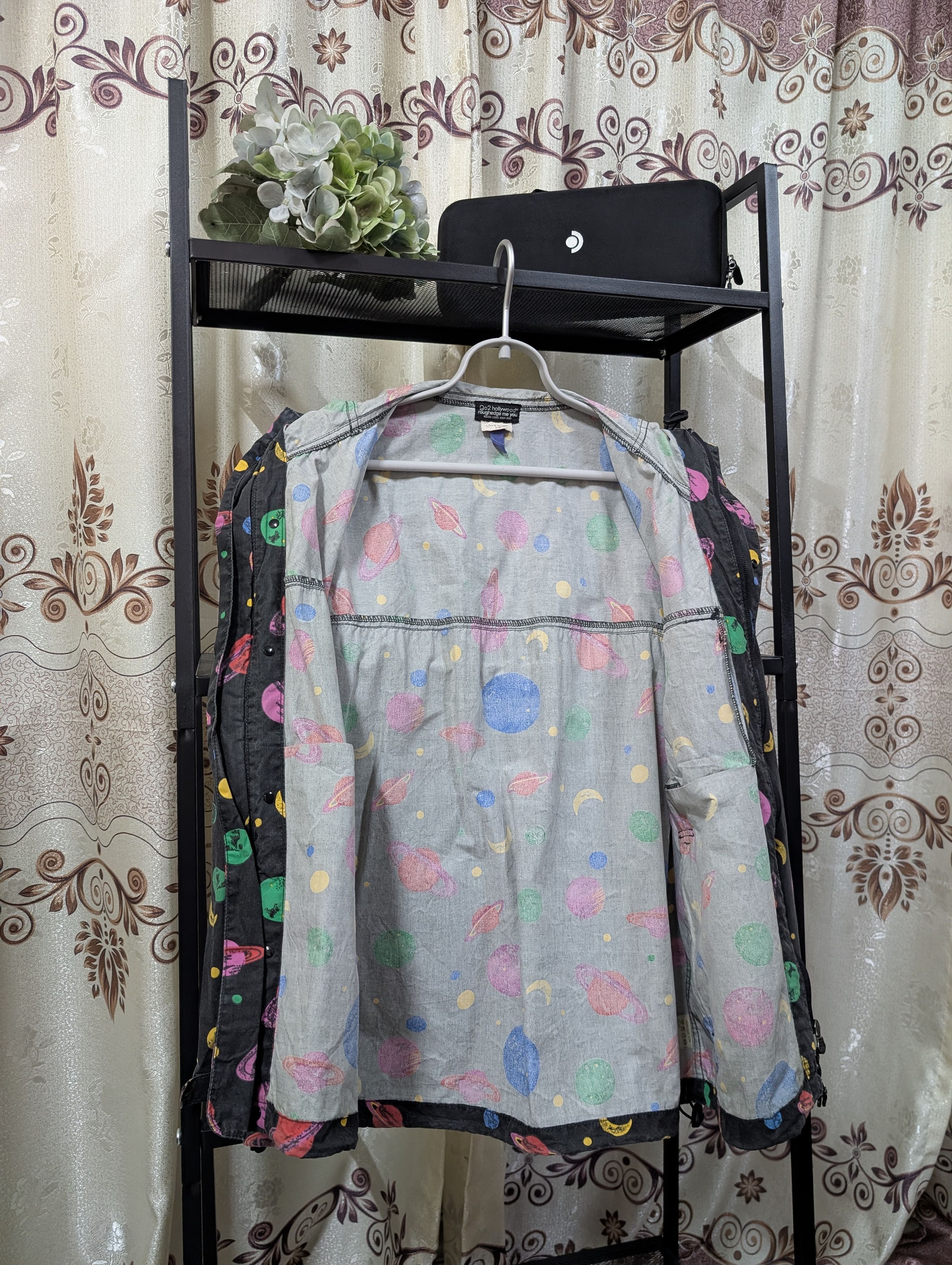Japanese Brand Vintage Go2 Hollywood Scribble Planets Windbreaker Jacket Size US S / EU 44-46 / 1 - 3 Thumbnail