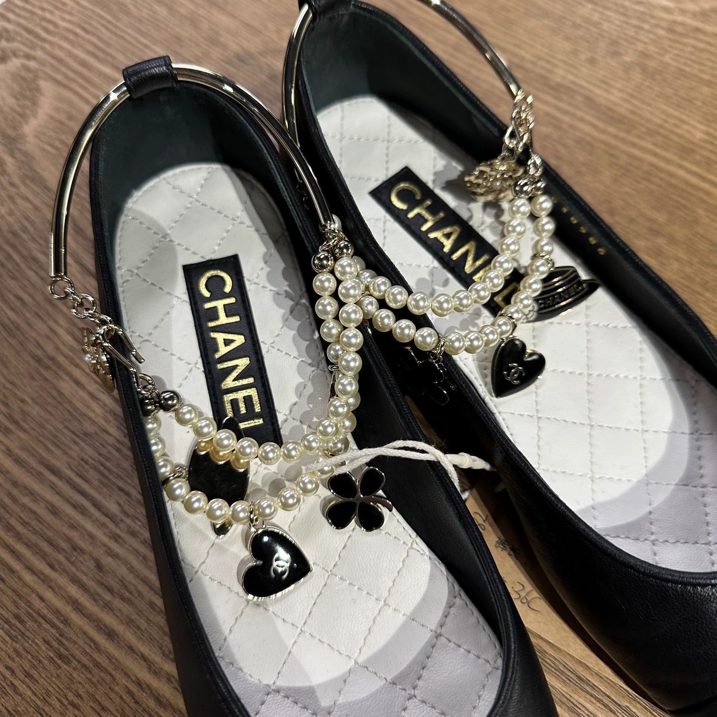 Chanel Chanel 24C Pearl Pendant Logo Slipper may882 36C Size US 5.5 / IT 35.5 - 8 Thumbnail
