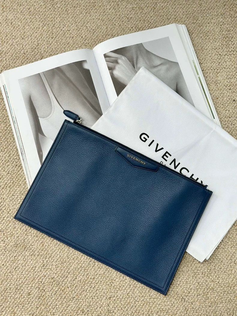 Givenchy Givenchy Blue Casual Handbag Size ONE SIZE - 1 Thumbnail