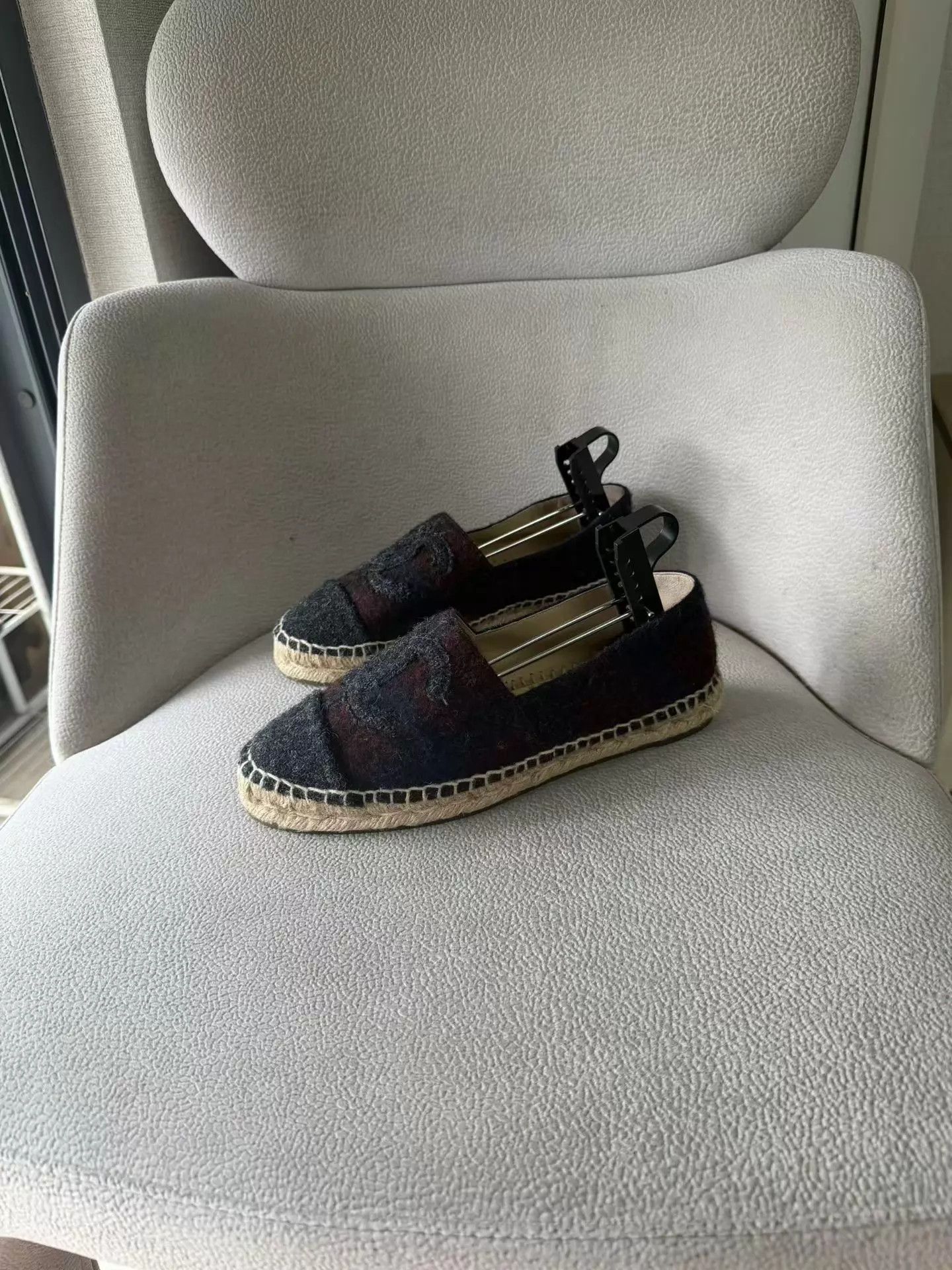 Chanel CHANEL Plush Paneled Fisherman Shoes Like New 37 Size US 6.5 / IT 36.5 - 2 Thumbnail
