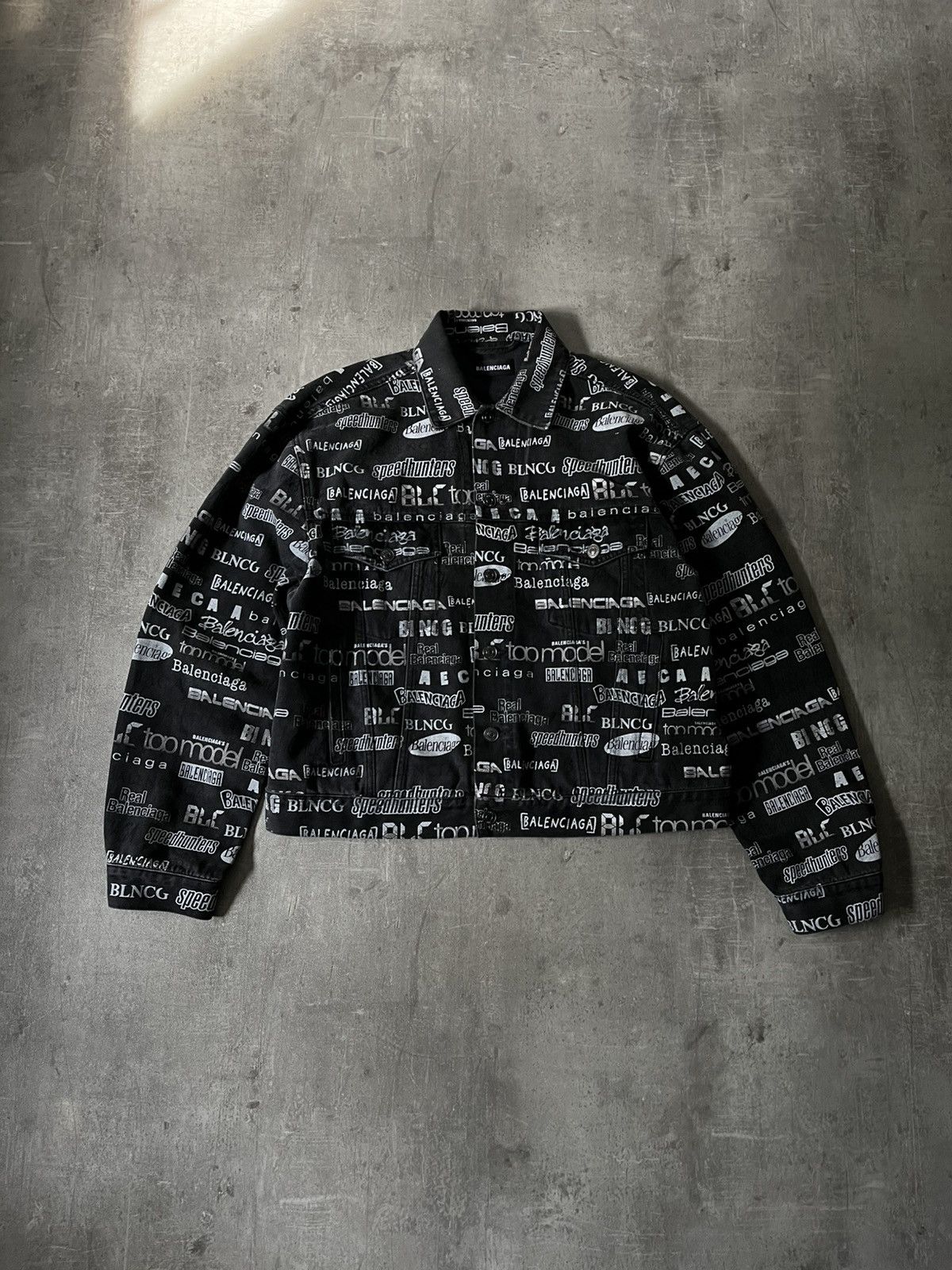 Balenciaga Balenciaga denim jacket all over print black white monogram Size US L / EU 52-54 / 3 - 1 Thumbnail