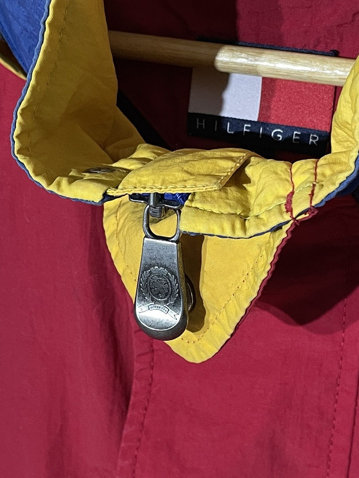 Tommy Hilfiger × Vintage Jacket Tommy Hilfiger Spell Out 90’s Vintage Size US L / EU 52-54 / 3 - 4 Thumbnail