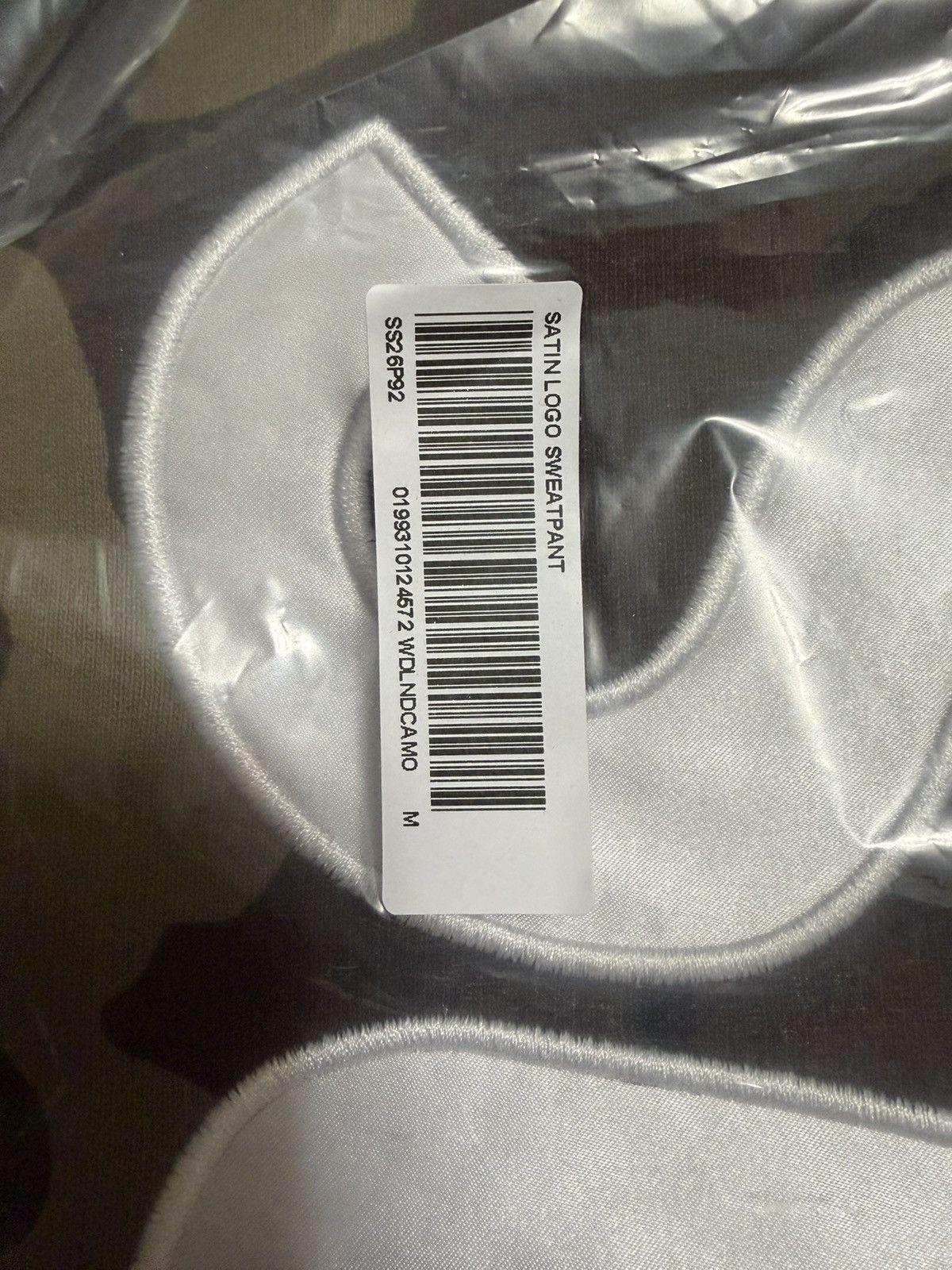 Supreme SUPREME CAMO SATIN APPLIQUÉ SWEATPANTS Size US 32 / EU 48 - 3 Thumbnail