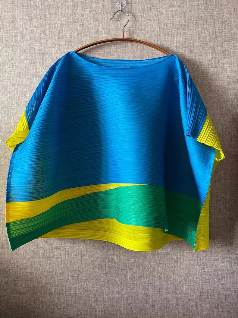 Issey Miyake Issey Miyake size:3 Yellow and blue color-blocked top Size S / US 4 / IT 40 - 1 Thumbnail