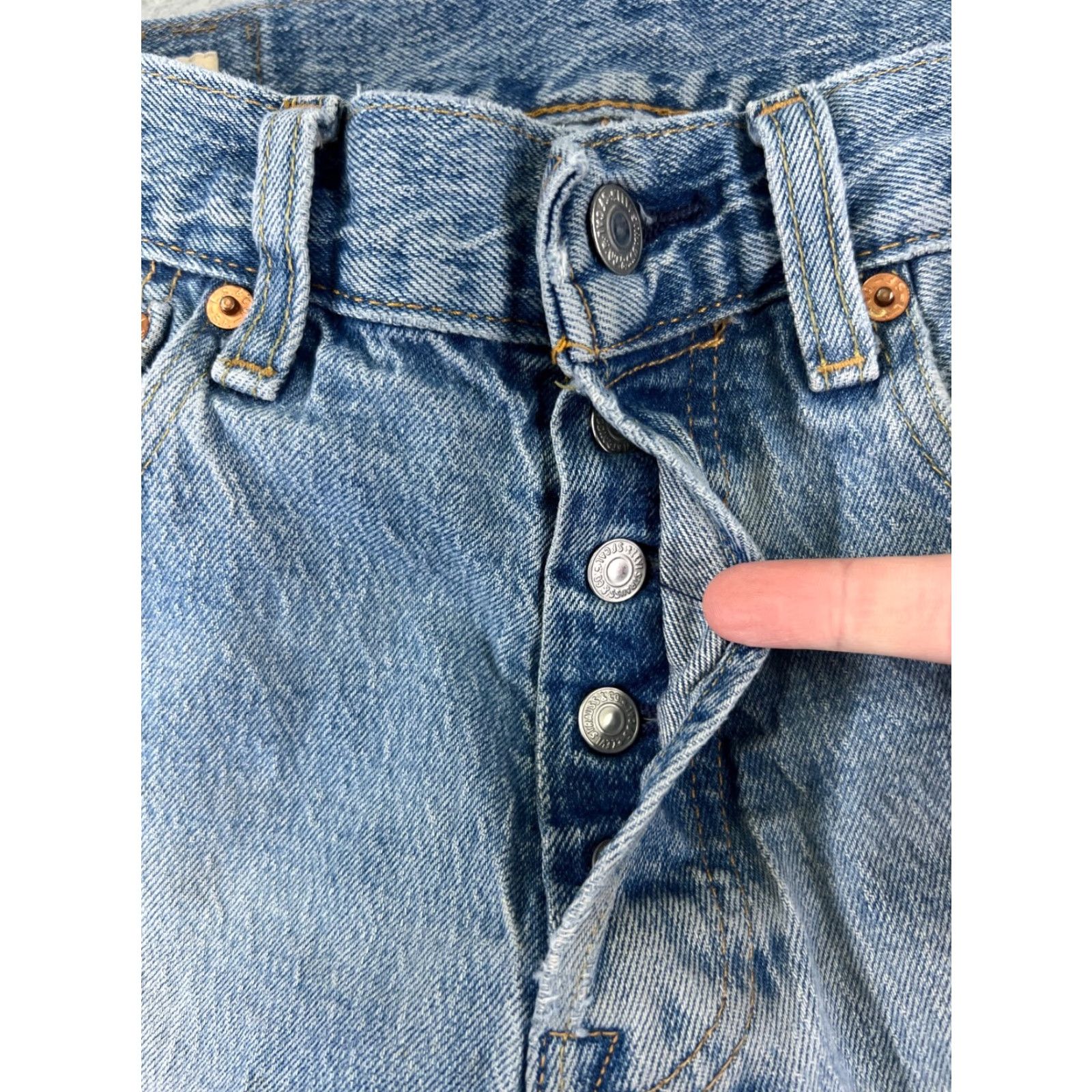 Levi's VINTAGE Levis Jeans 501 Levi'S 501 Series Denim Button Fly 28x26 Blue 501 Model Mens Adult Regular Straight Distressed 5-Pocket Denim Jeans Size US 31 - 5 Thumbnail