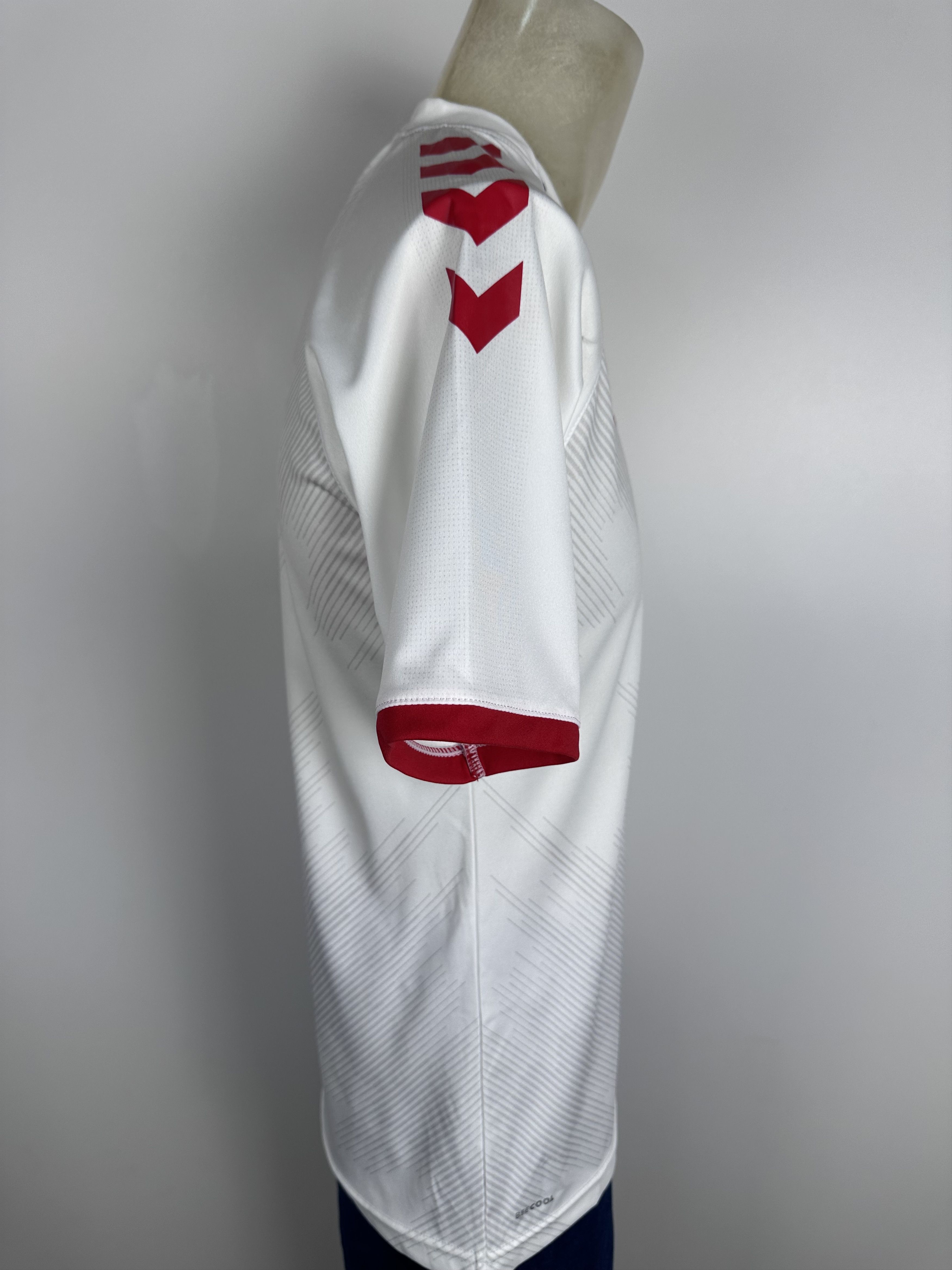 Hummel DENMARK 2022 2023 FOOTBALL SHIRT SOCCER JERSEY #10 ERIKSEN Size US M / EU 48-50 / 2 - 3 Thumbnail
