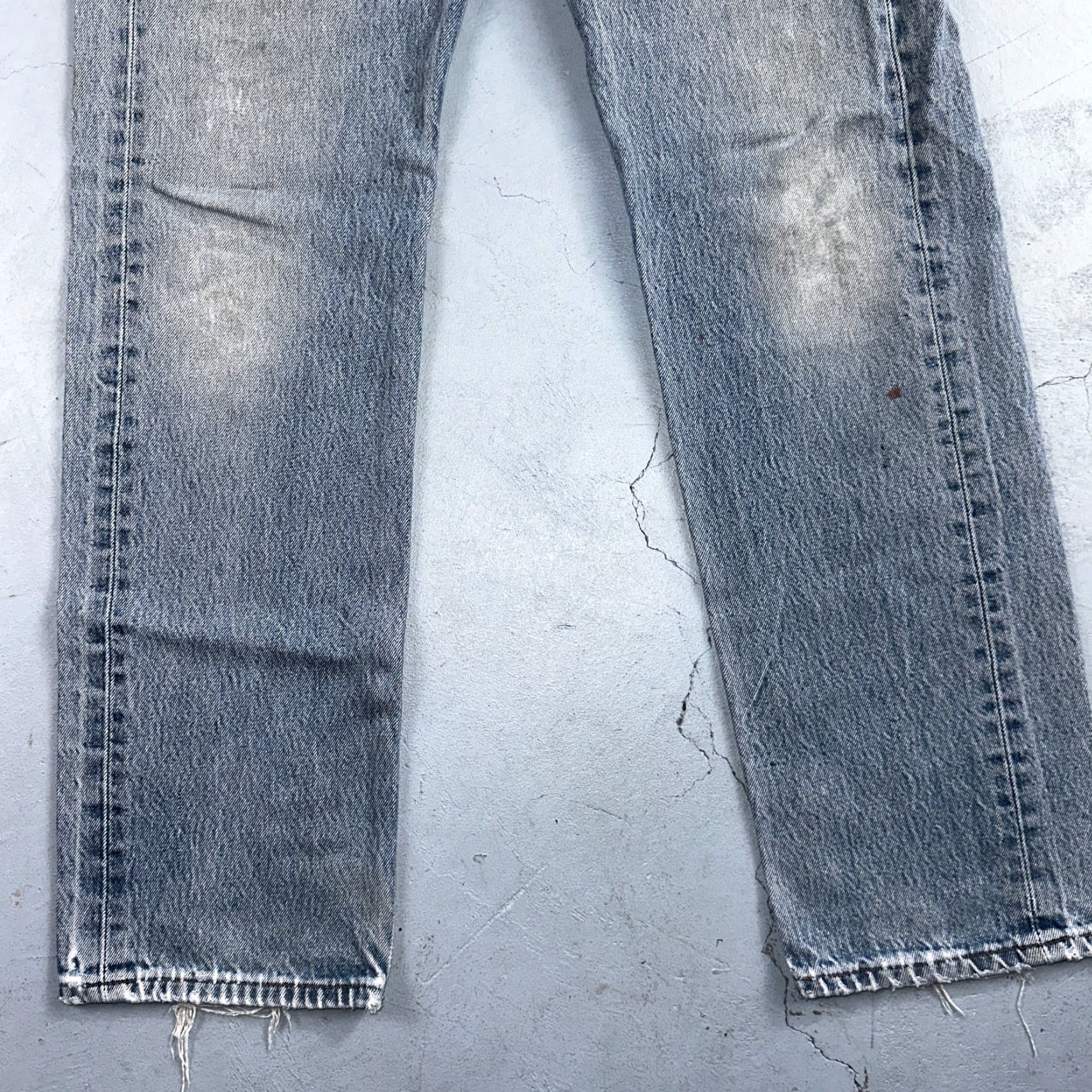 Levi's VINTAGE Levi's 501 Jeans Straight Blue Light Wash 33x36 501 Series USA 90s Mens Regular Jeans Size US 33 - 3 Thumbnail