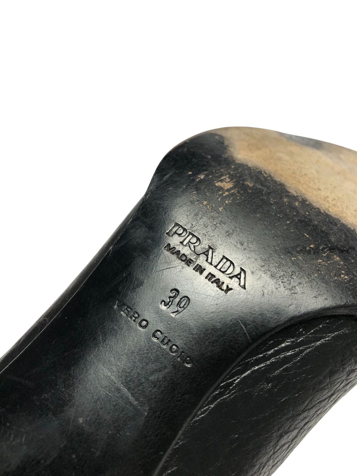 Prada 2000s Prada textured leather pointed pumps Size US 9 / IT 39 - 8 Thumbnail