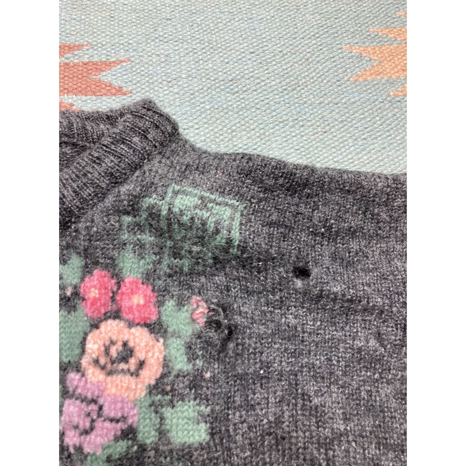 Vintage VINTAGE Acorn Cardigan Sweater Floral Wool Medium Gray Womens M Distressed Flower Pattern Size M / US 6-8 / IT 42-44 - 5 Thumbnail