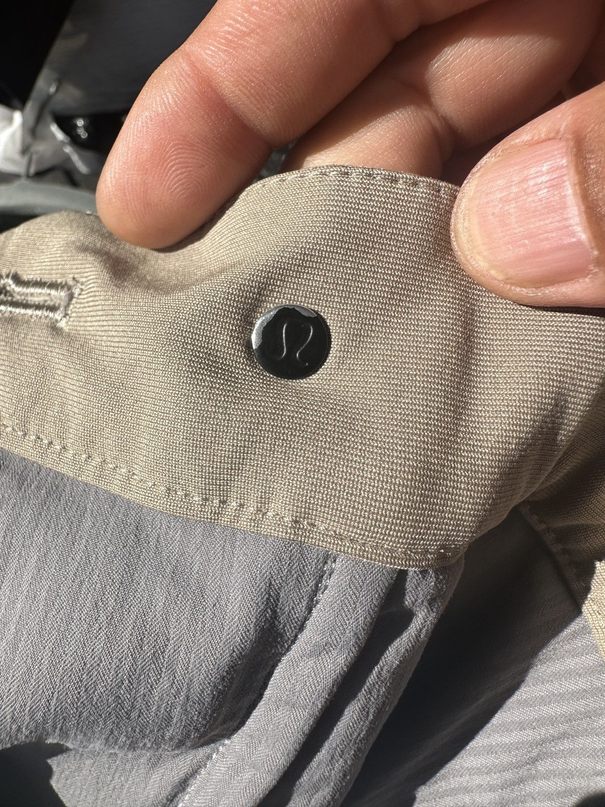 Lululemon PreOwned Lululemon Commission Men’s 34 Shorts Grey Chino Size US 34 / EU 50 - 4 Thumbnail