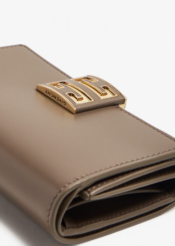 Givenchy o1srvl11e1224 Size: OS / 4G Tri Fold Wallet in Brown Size ONE SIZE - 2 Thumbnail