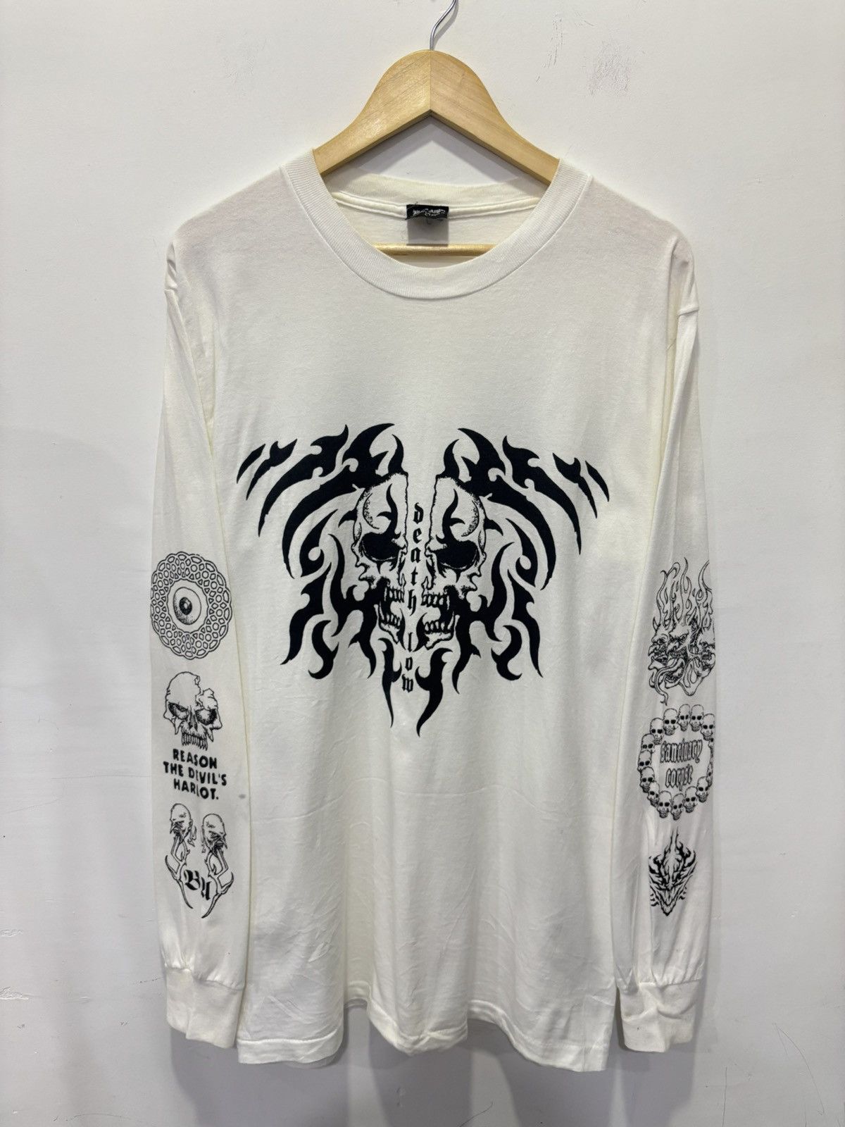 Vintage Vintage Black Angel Death Low Abyss Of Self Skull Tshirt Size US L / EU 52-54 / 3 - 1 Thumbnail