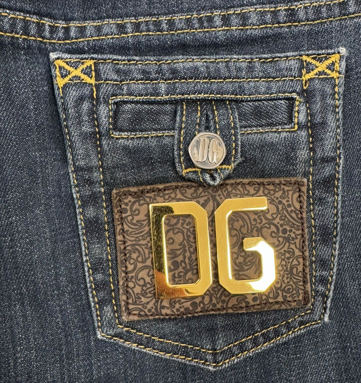 Dolce & Gabbana Dolce & Gabbana Vintage Jeans Bootcut Metal Logo Womens Size 40" / US 18 - 13 Thumbnail