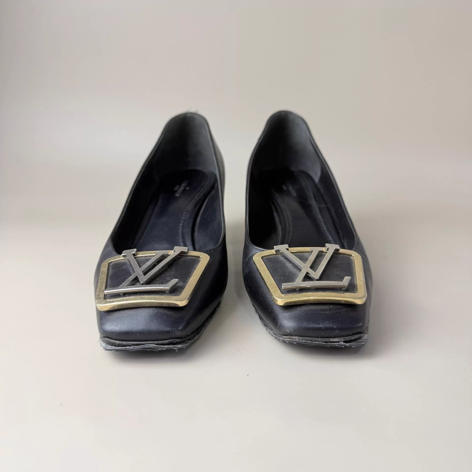 Louis Vuitton LV Black Gold Logo Square Buckle Heels 38 Size US 7.5 / IT 37.5 - 2 Thumbnail