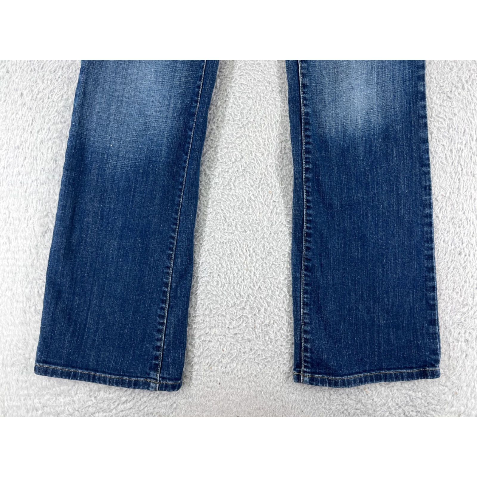 Tommy Hilfiger Tommy Hilfiger Jeans Women 4 Blue Denim Flared Leg Stretch Bootcut Pants Continental 5-Pocket Design Cotton Denim Regular Size 4 Women blue jeans Size 27" / US 4 / IT 40 - 6 Thumbnail