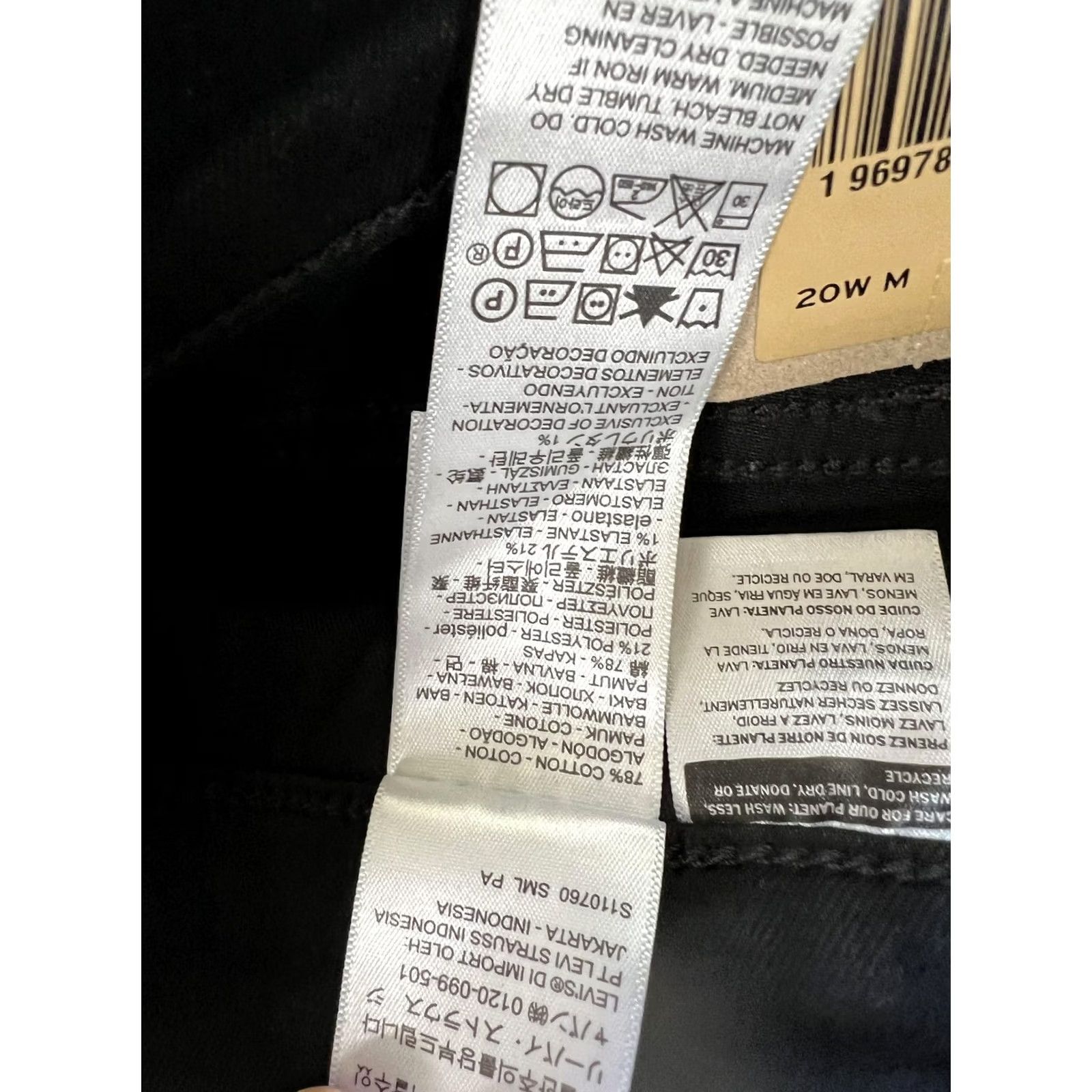 Levi's Levi's 315 Shaping Bootcut Jeans Womens 20W M Black Wash Mid Rise Stretch Boots Cut Denim Cotton Polyester Spandex Jeans Womens 5-Pocket Design N/A Size 42" / US 20 - 6 Thumbnail