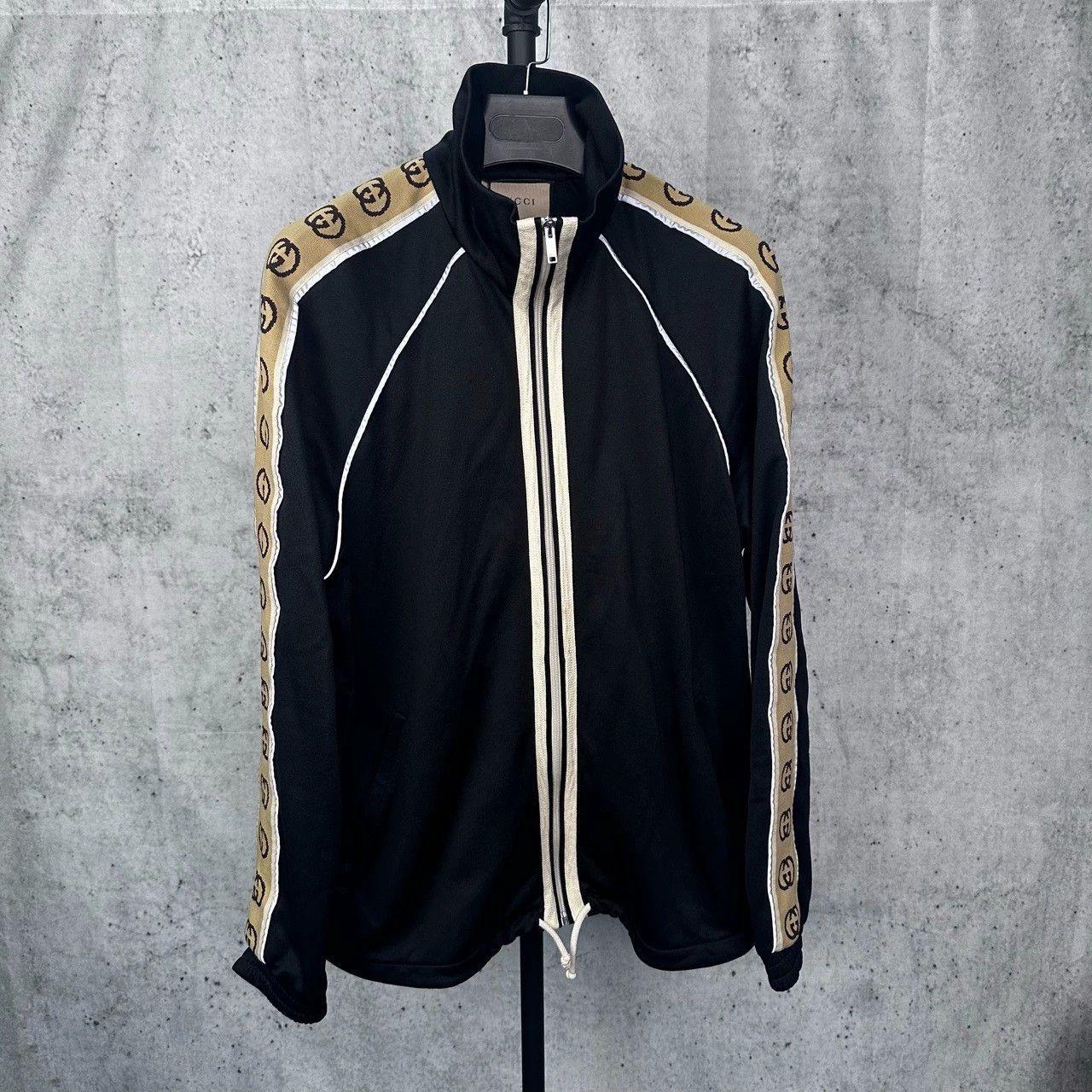 Gucci gucci reflective varsity jacket size large Size US L / EU 52-54 / 3 - 1 Thumbnail