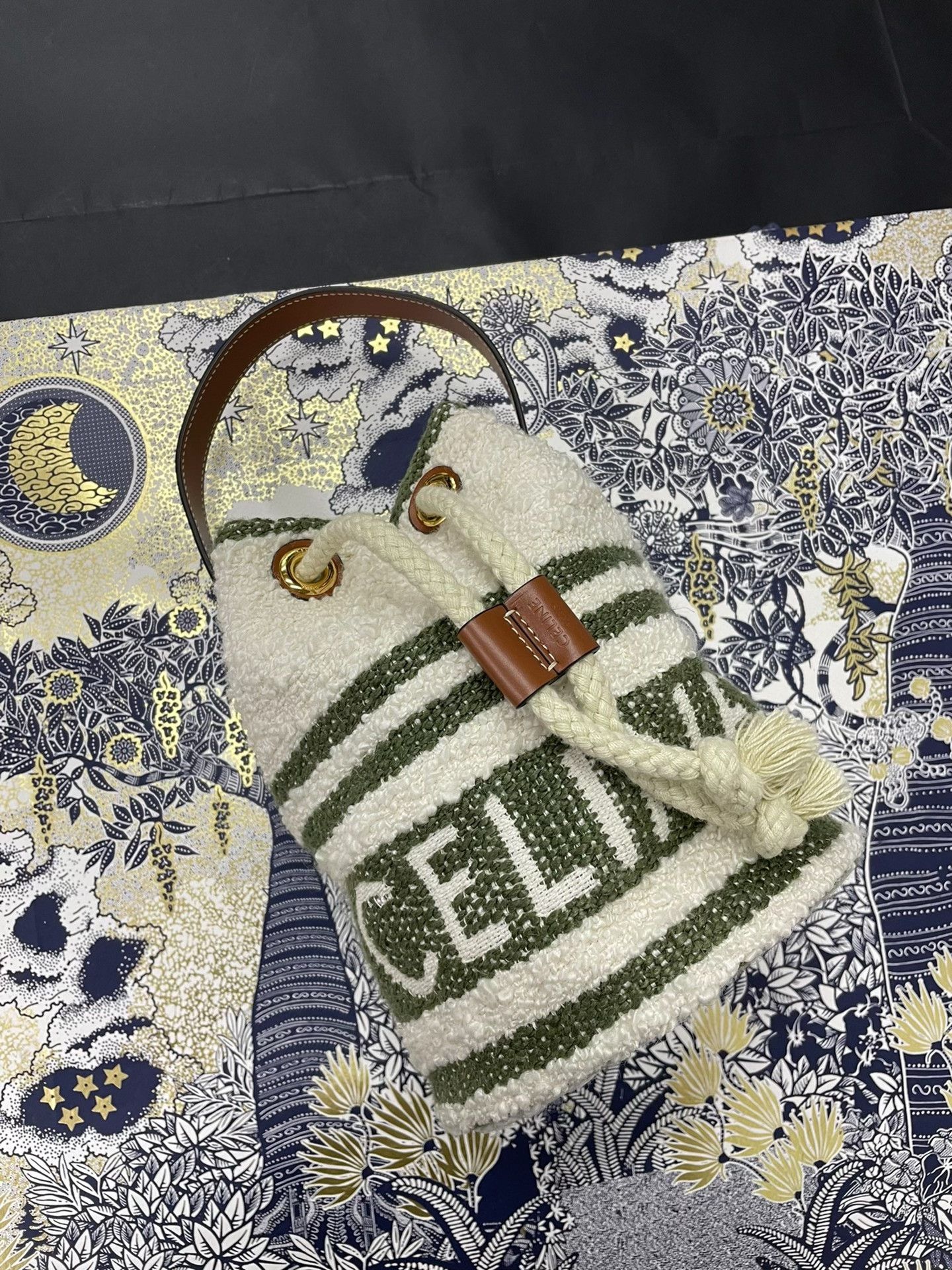 Celine Celine Green Woven Bucket Bag Size ONE SIZE - 1 Thumbnail