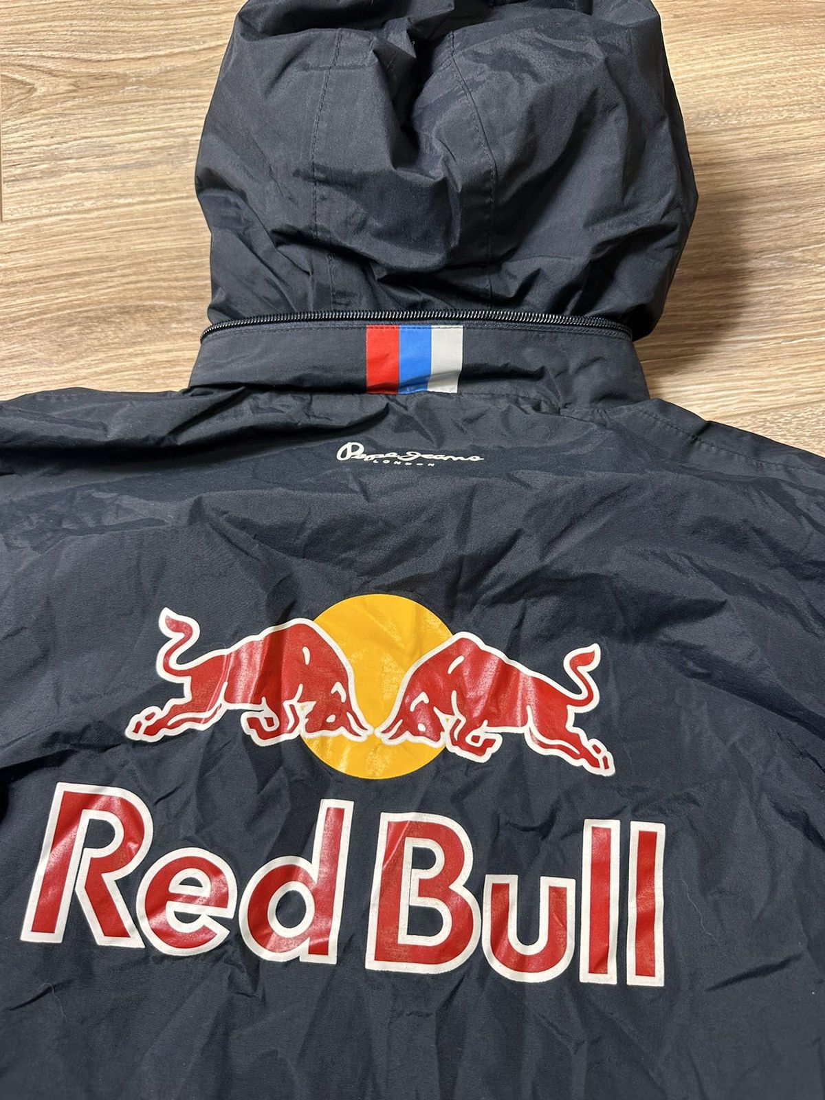 Formula 1 × Pepe Jeans RED BULL RACING F1 RAIN PROOF SINGLE LAYER JACKET Size US S / EU 44-46 / 1 - 9 Thumbnail