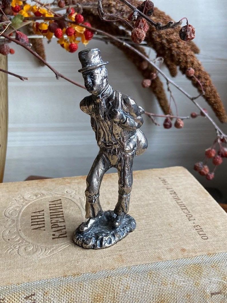 Vintage Vintage Silver Plated Figure Traveler with Bag Made in Italy Size ONE SIZE - 2 Thumbnail
