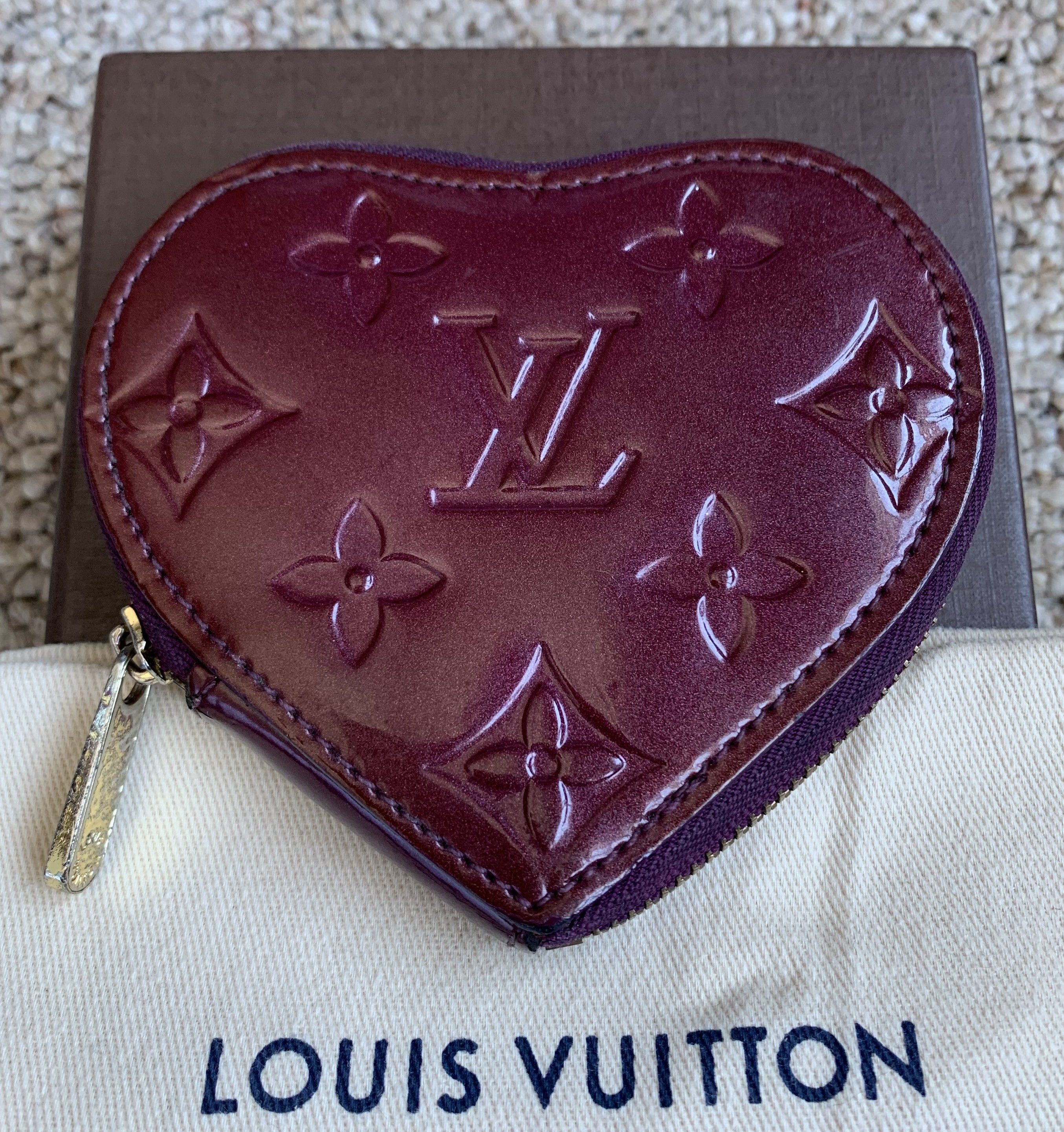 Louis Vuitton Louis Vuitton Vernis Patent Leather Monogram Heart Pouch Size ONE SIZE - 2 Thumbnail
