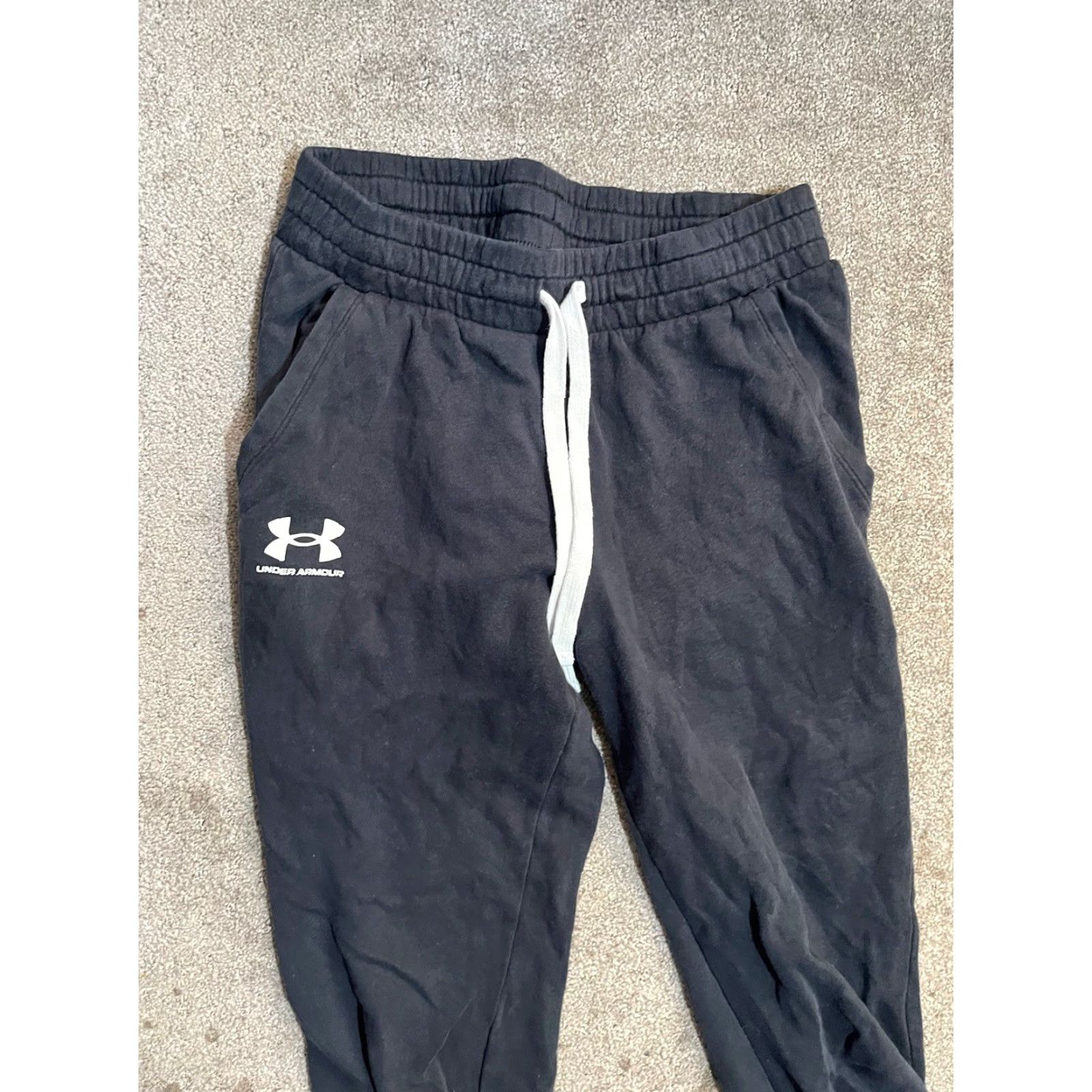 Under Armour Under Armour Men's Small Loose Jogger Sweatpants Solid Black Activewear Pants Regular Fit with Pockets Size US 29 - 2 Thumbnail