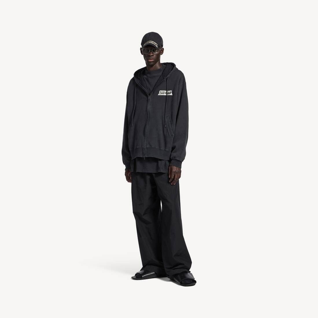 Balenciaga os11x0326 Masking Tape Oversized Zip-Up Hoodie Faded Black Size US XL / EU 56 / 4 - 2 Thumbnail