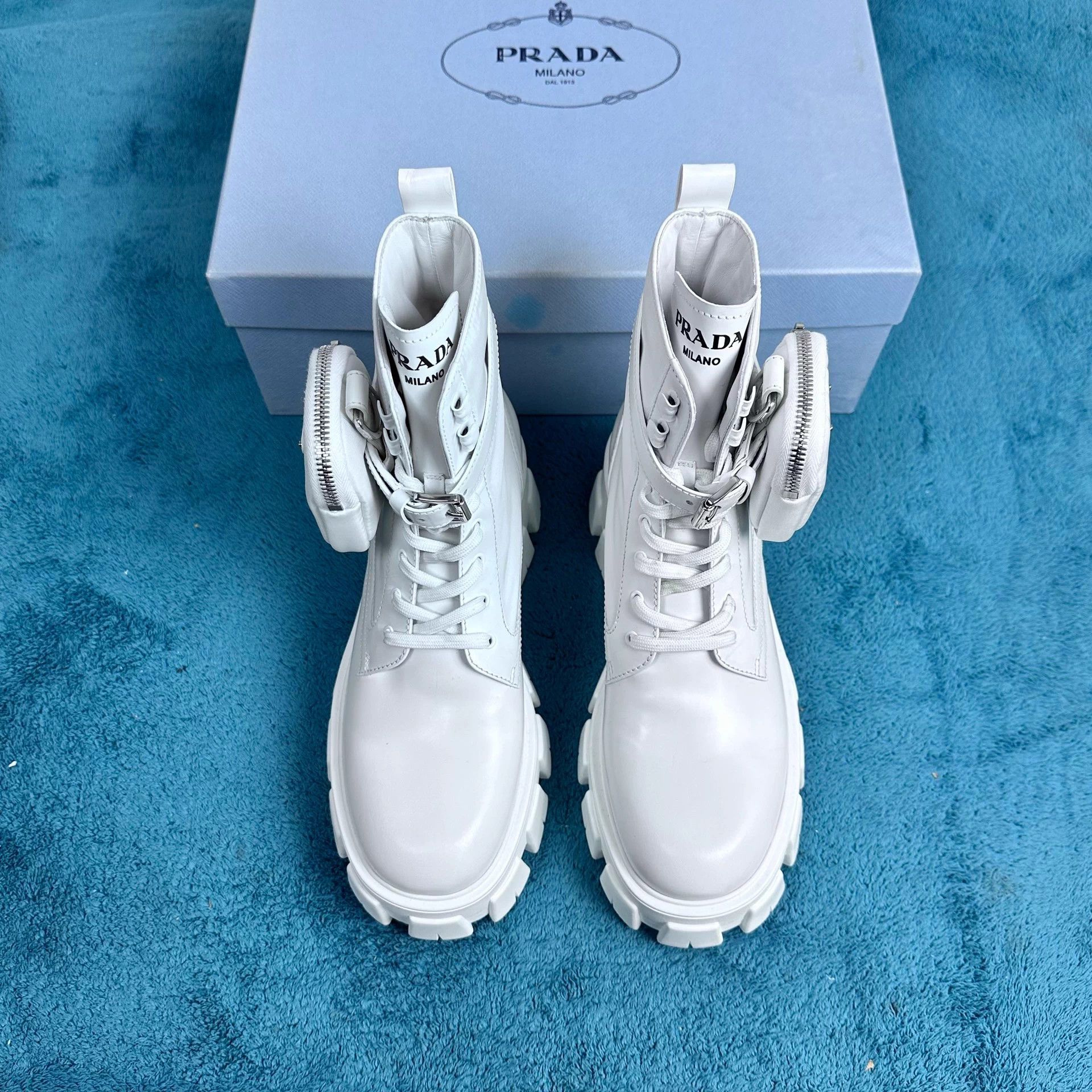 39.5 Prada monolith rois white short combat boots